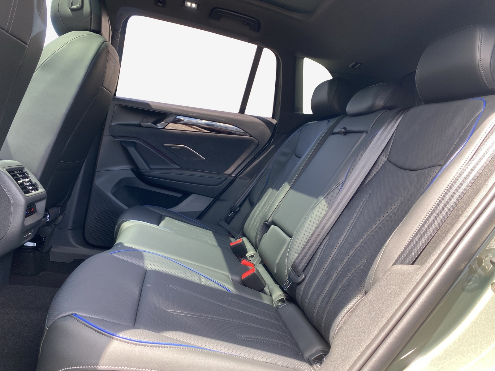 VW Tiguan 2.0 TSI DSG R-Line 4Motion-image-11