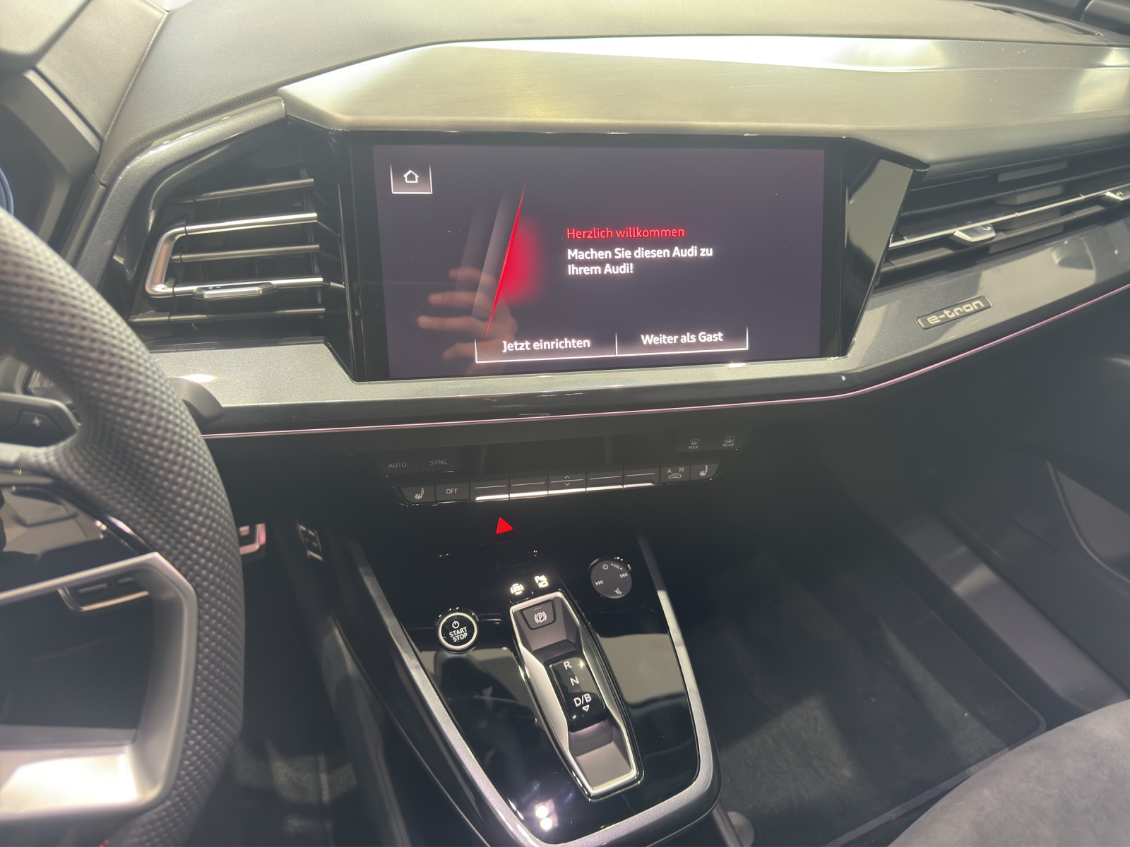 AUDI Q4 e-tron 45 Edition Swiss Ski quattro-image-9