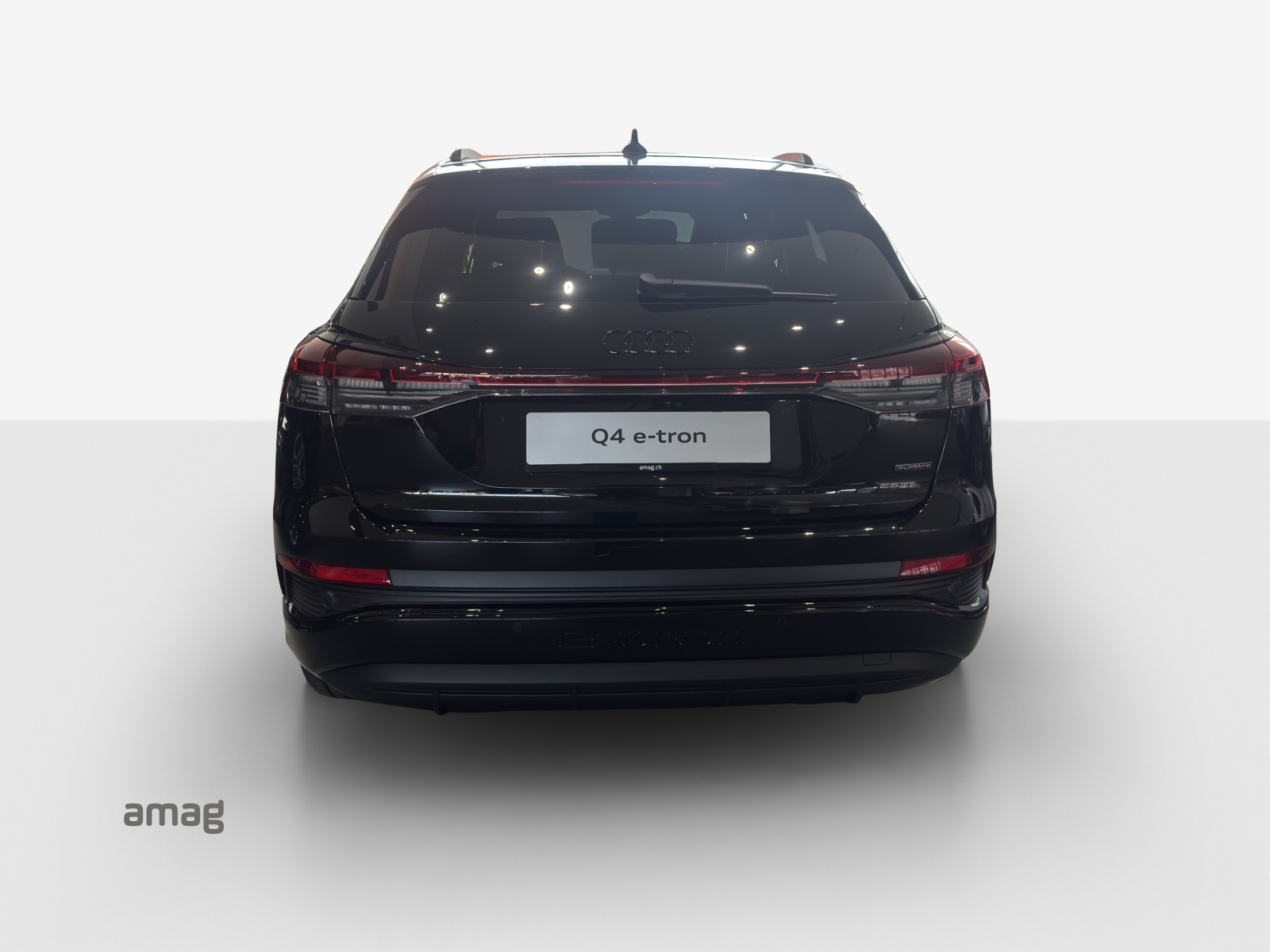 AUDI Q4 e-tron 45 Edition Swiss Ski quattro-image-4