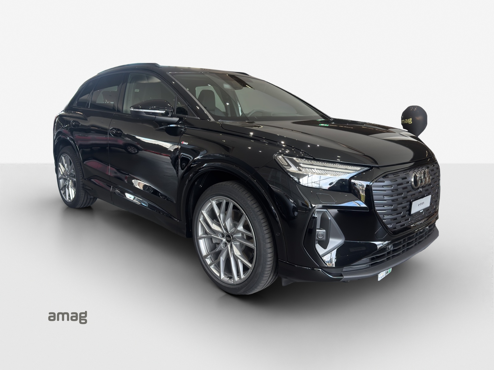 AUDI Q4 e-tron 45 Edition Swiss Ski quattro-image-6