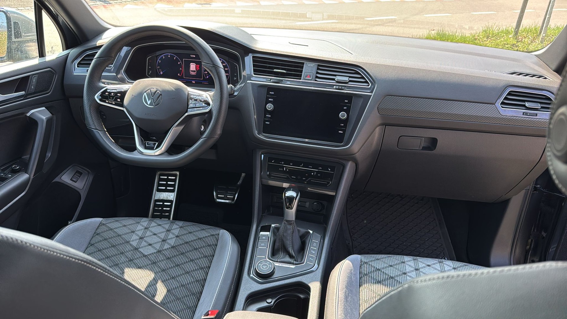 VW Allsp 2.0 R-Line4M-image-10