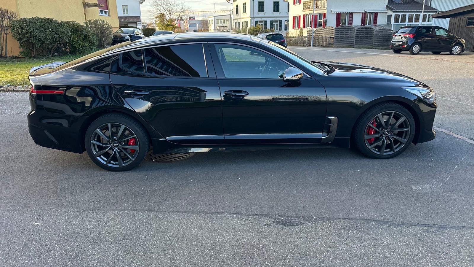 KIA Stinger 3.3 T-GDi GT Automat AWD-image-9