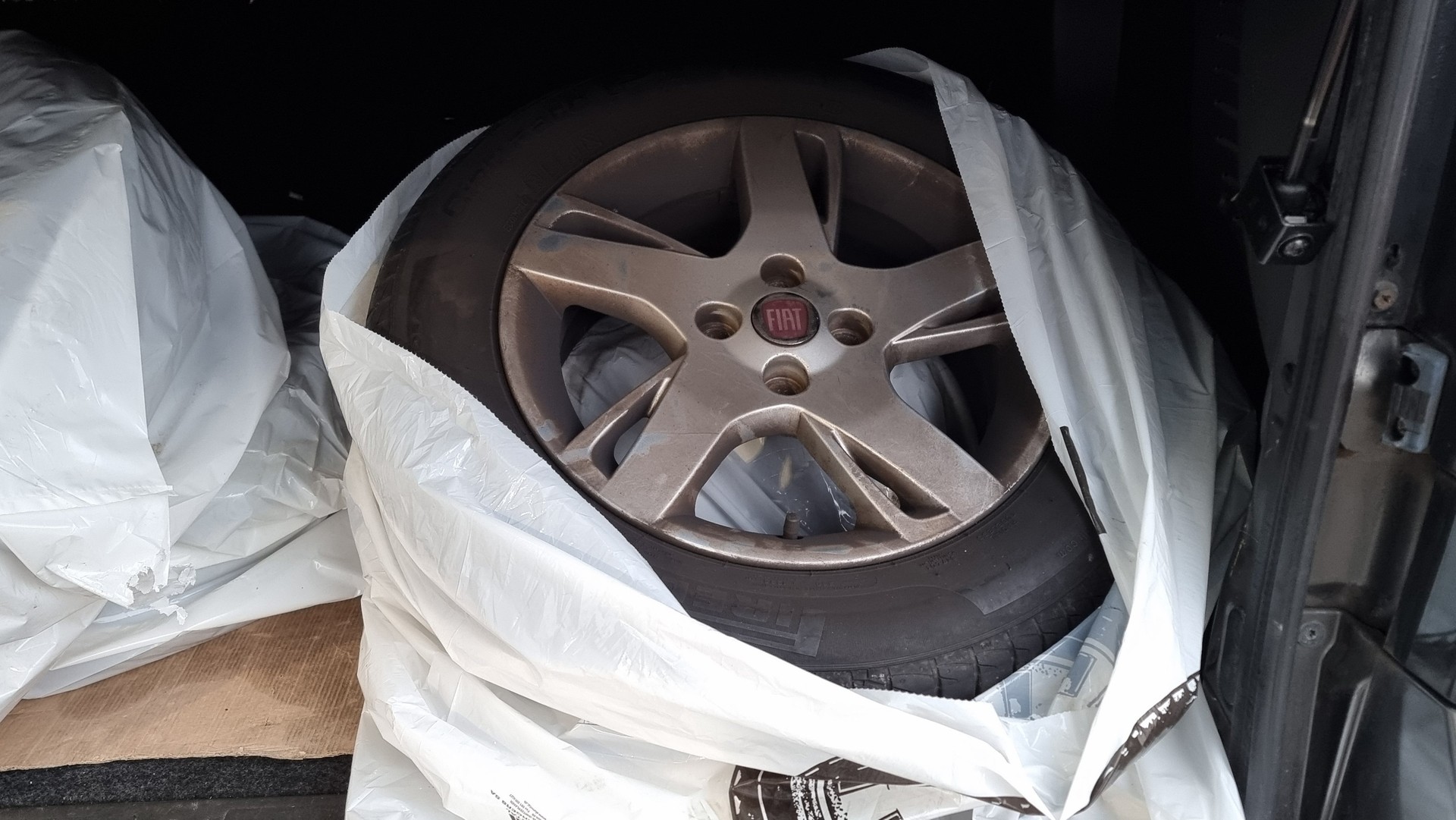 FIAT Doblò 1.9 JTD Malibu-image-10