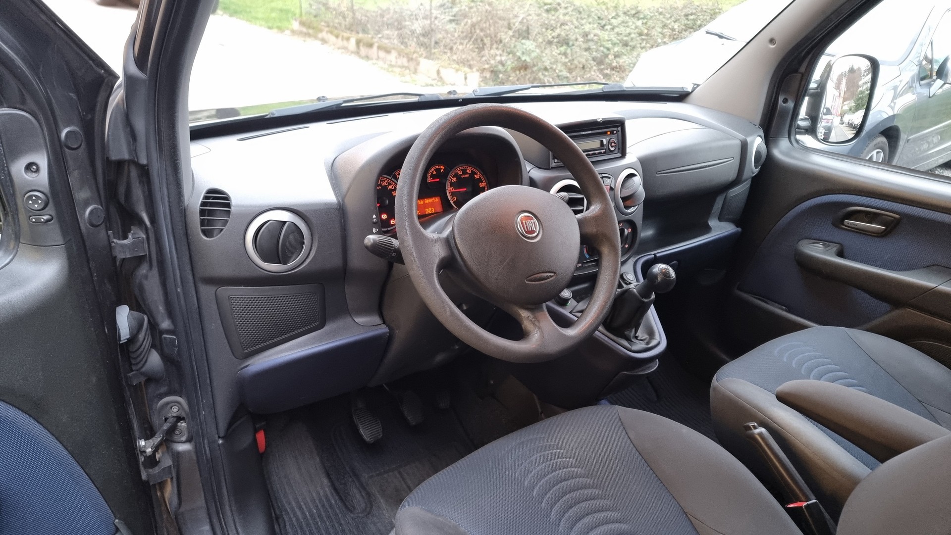 FIAT Doblò 1.9 JTD Malibu-image-16
