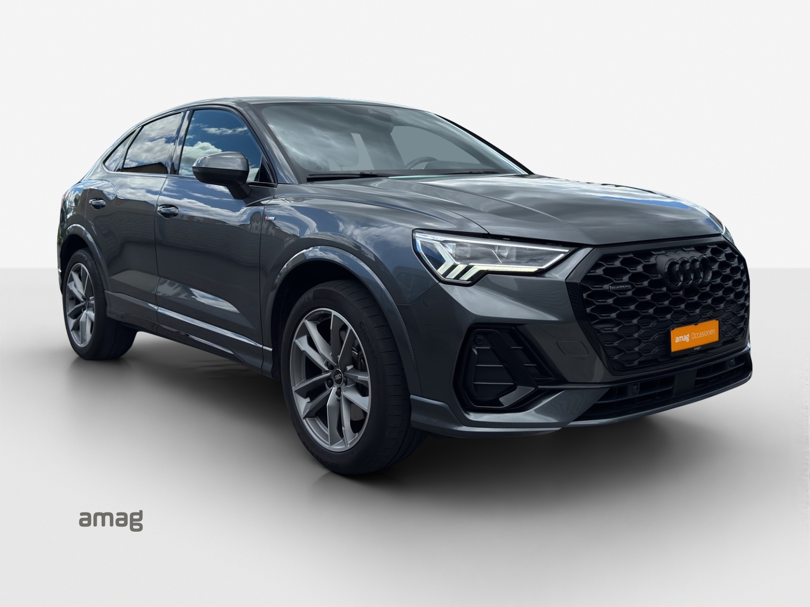 AUDI Q3 Sportback 45 TFSI S line quattro S-tronic-image-5