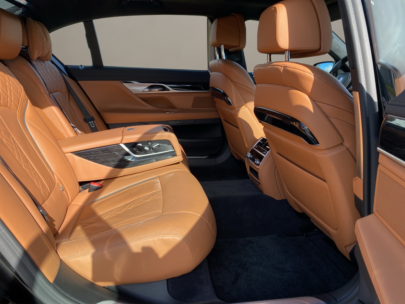 BMW 745Le xDrive Steptronic-image-13