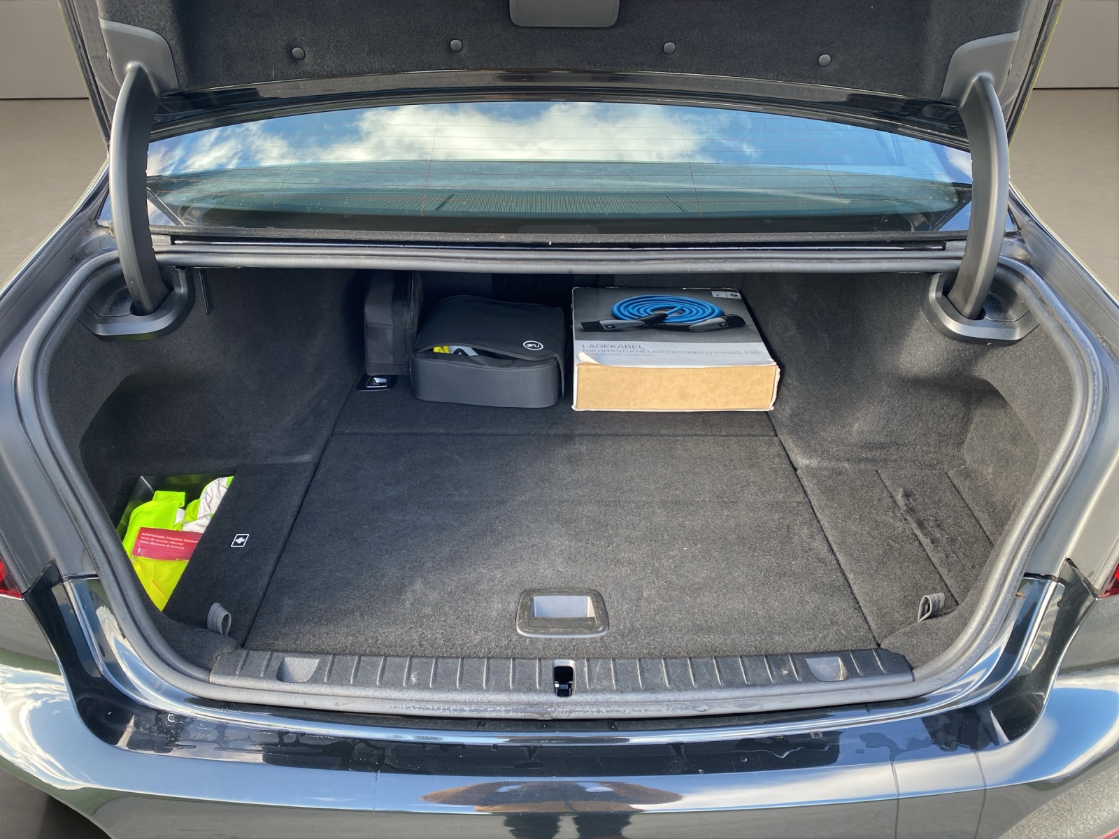 BMW 745Le xDrive Steptronic-image-12