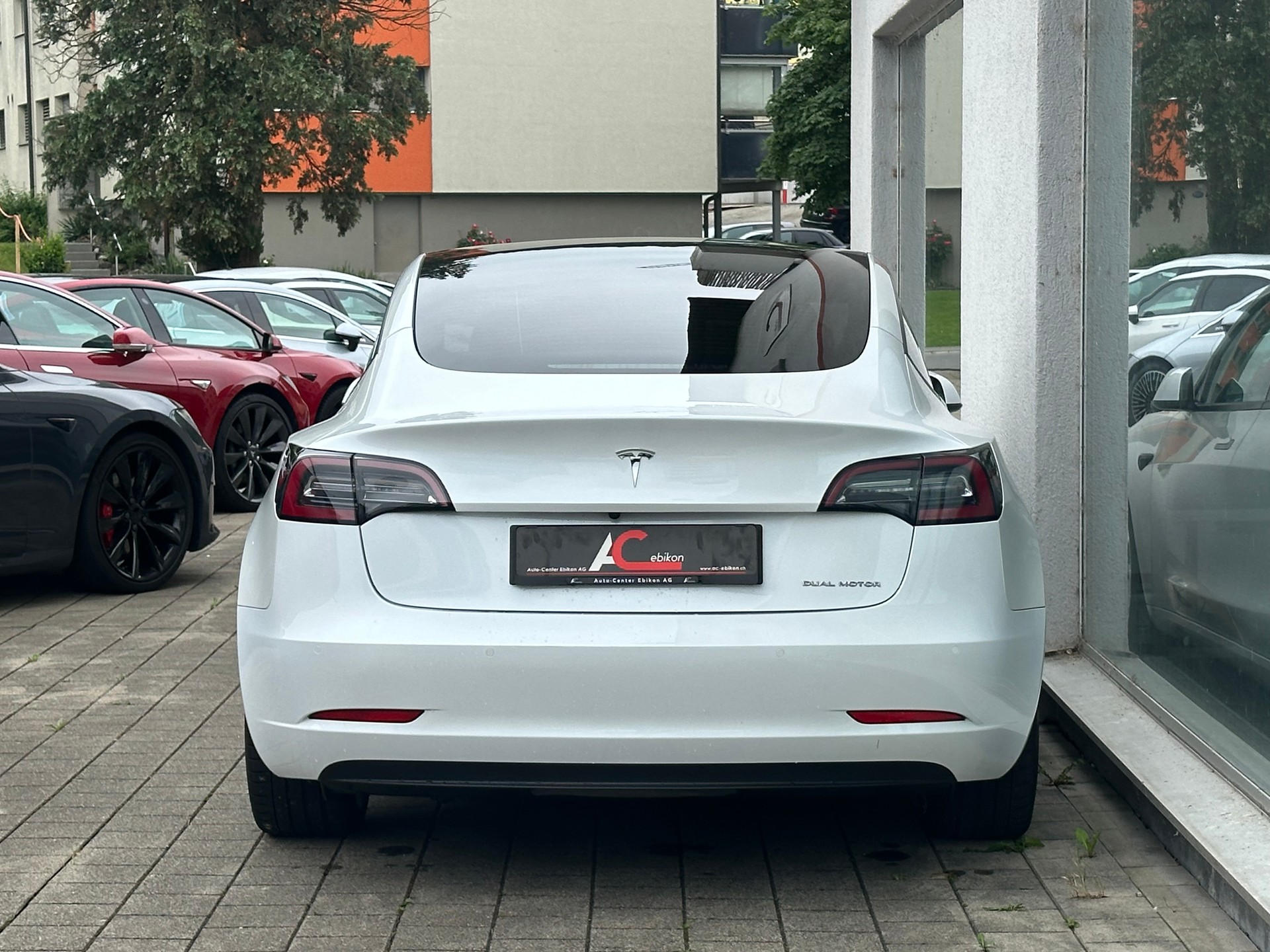 TESLA Model 3 Long Range Dual Motor AWD-image-4