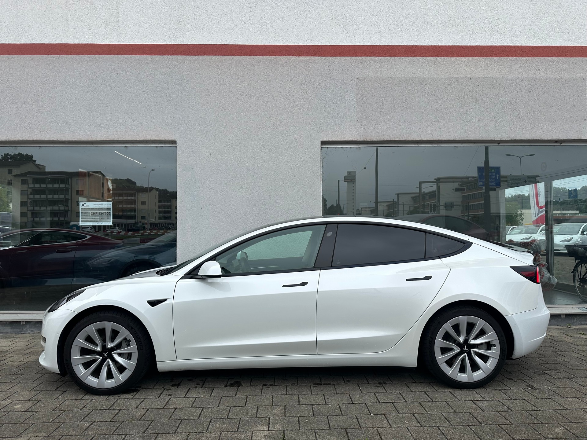 TESLA Model 3 Long Range Dual Motor AWD-image-3