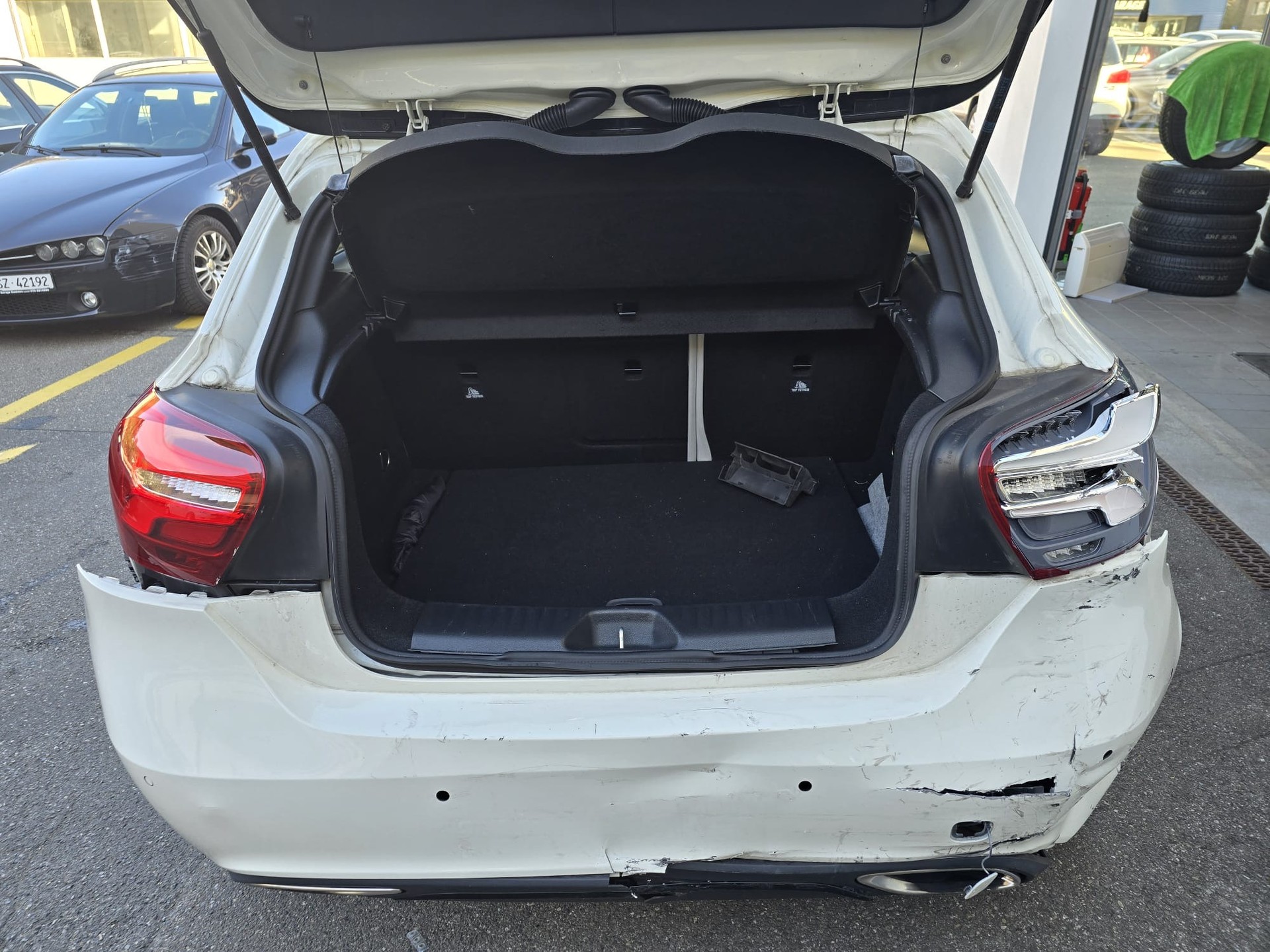 MERCEDES-BENZ A 200 Night Star 7G-DCT-image-9