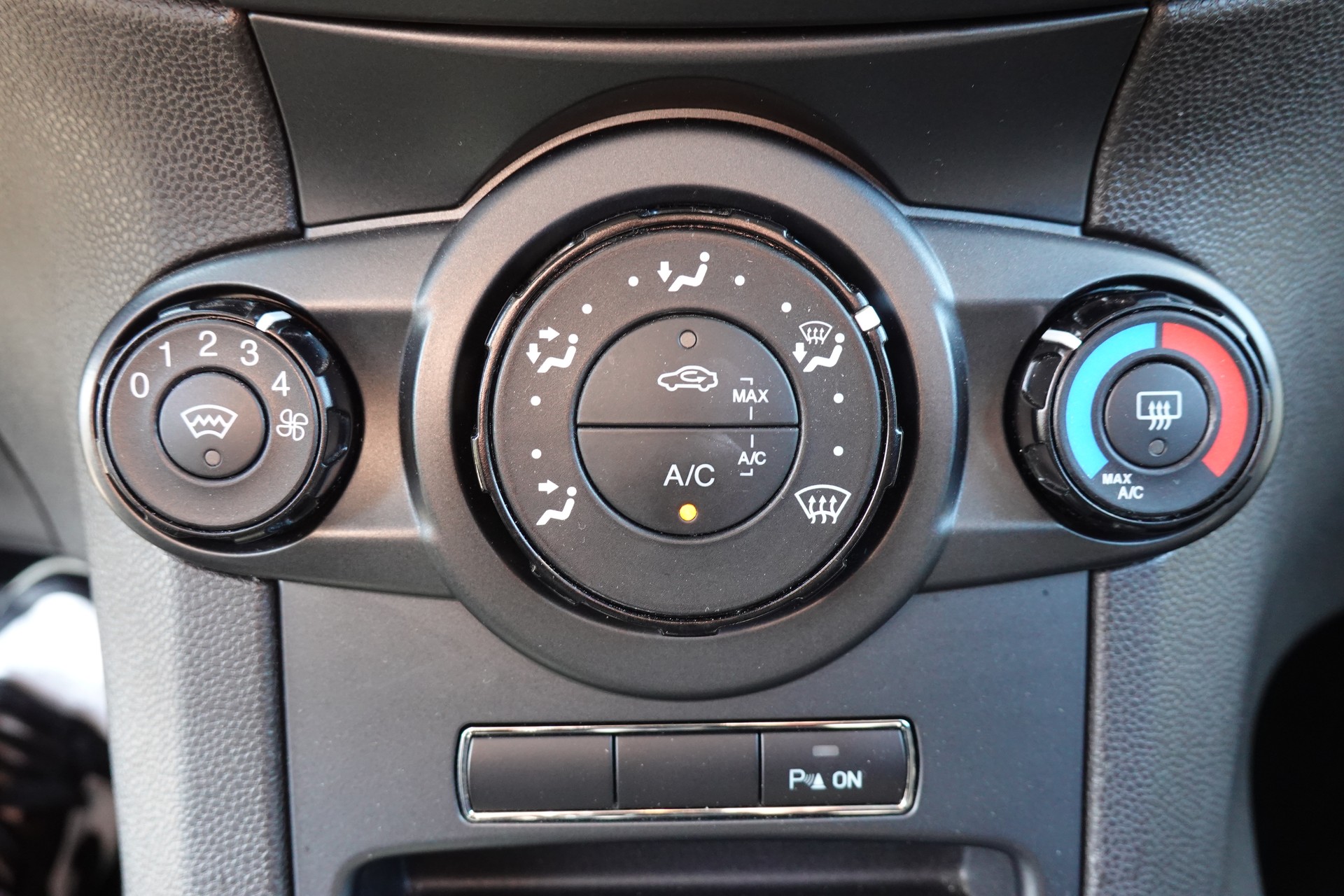 FORD Fiesta 1.0 SCTi Trend PowerShift-image-18