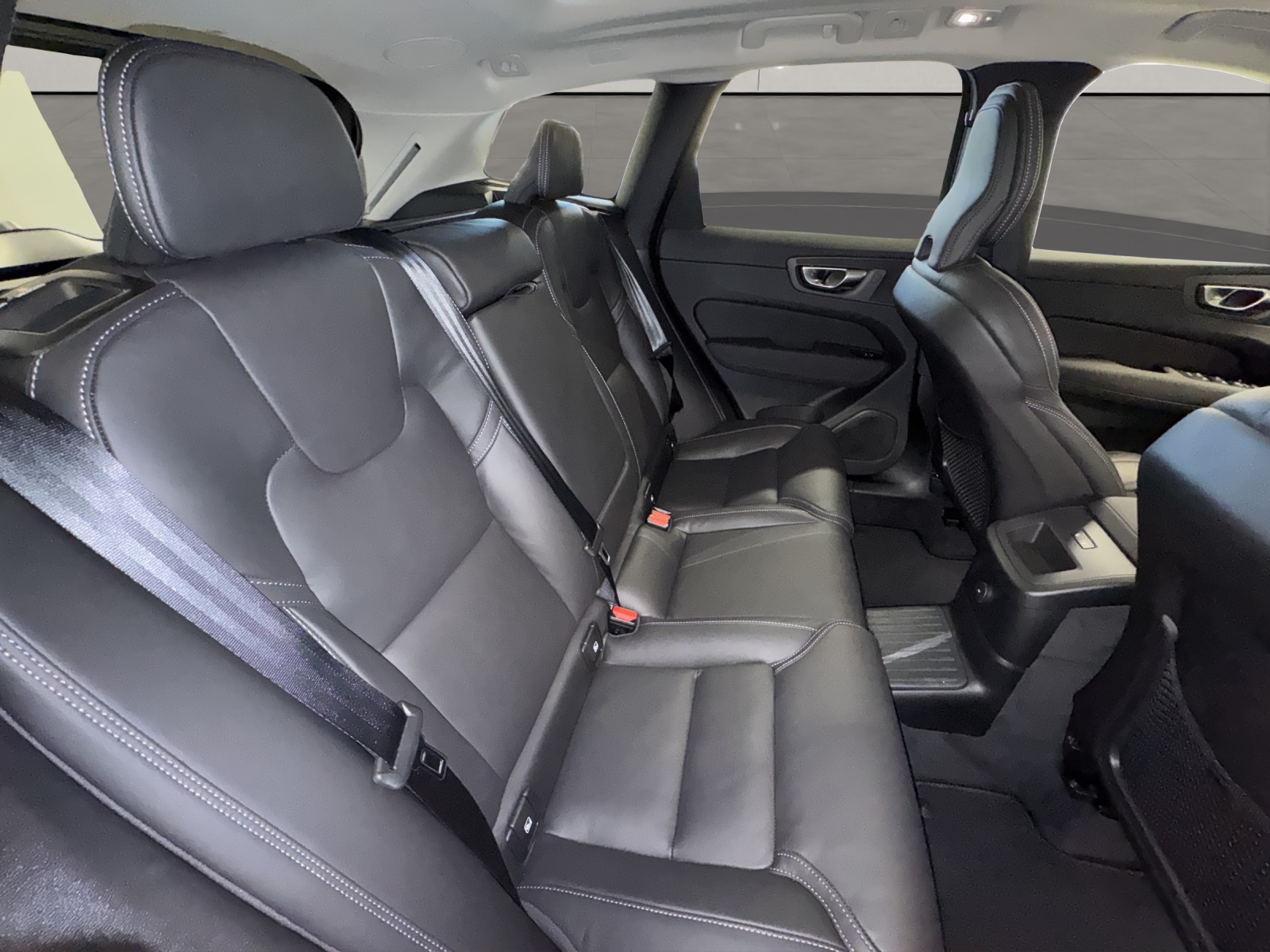 VOLVO XC60 2.0 T8 TE Ultra Dark eAWD-image-13