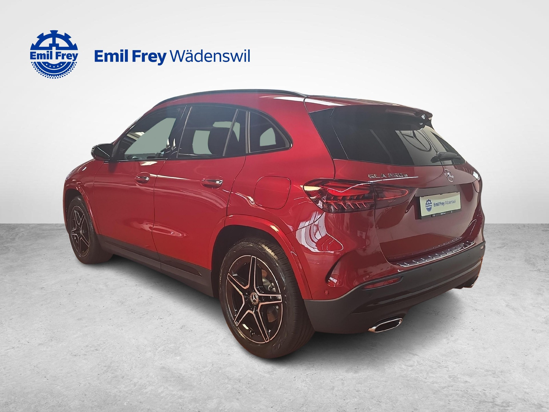 MERCEDES-BENZ GLA 250 e EQ Star AMG Line-image-2