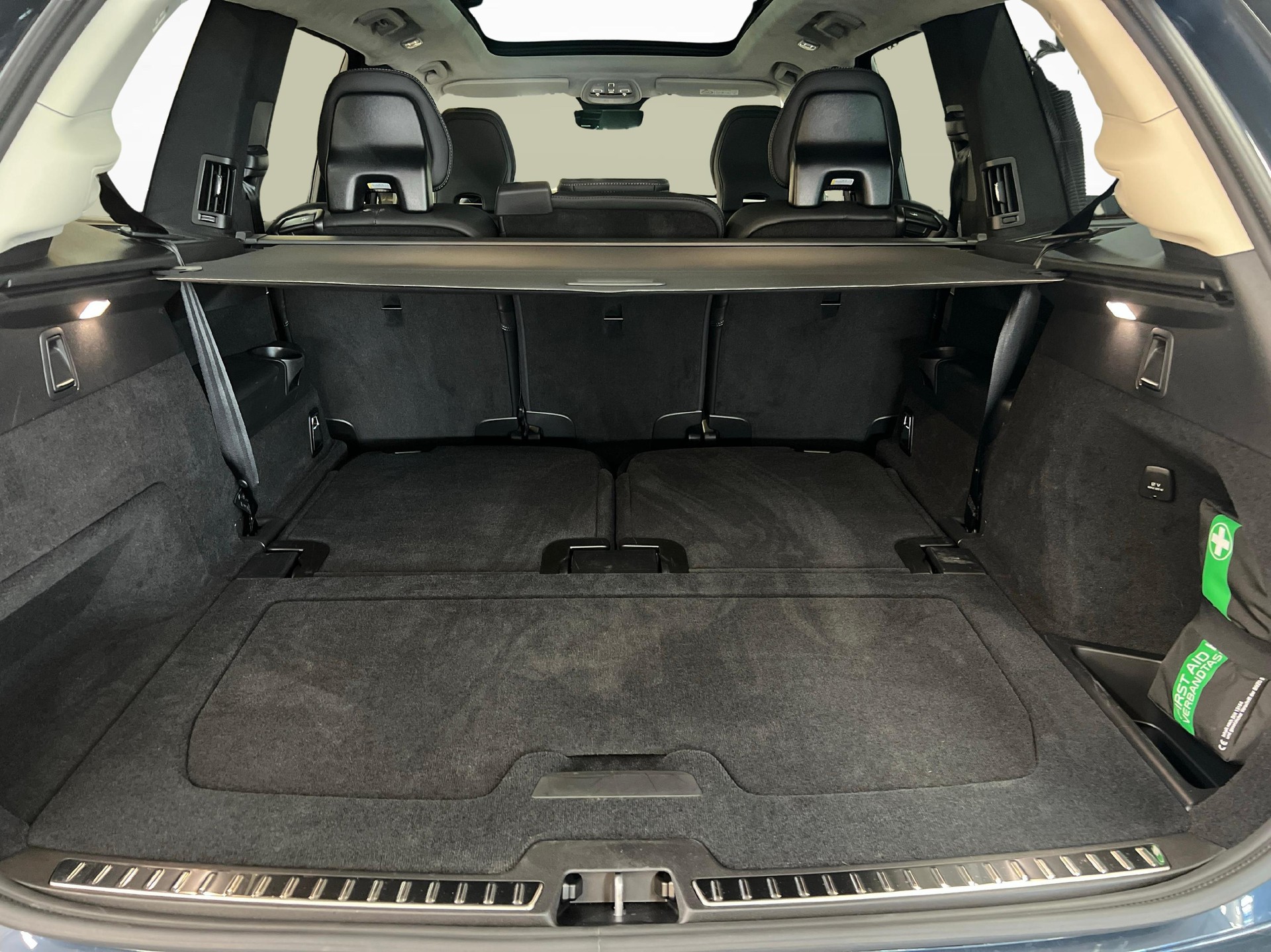 VOLVO XC90 2.0 T8 TE Ultra Dark eAWD-image-11
