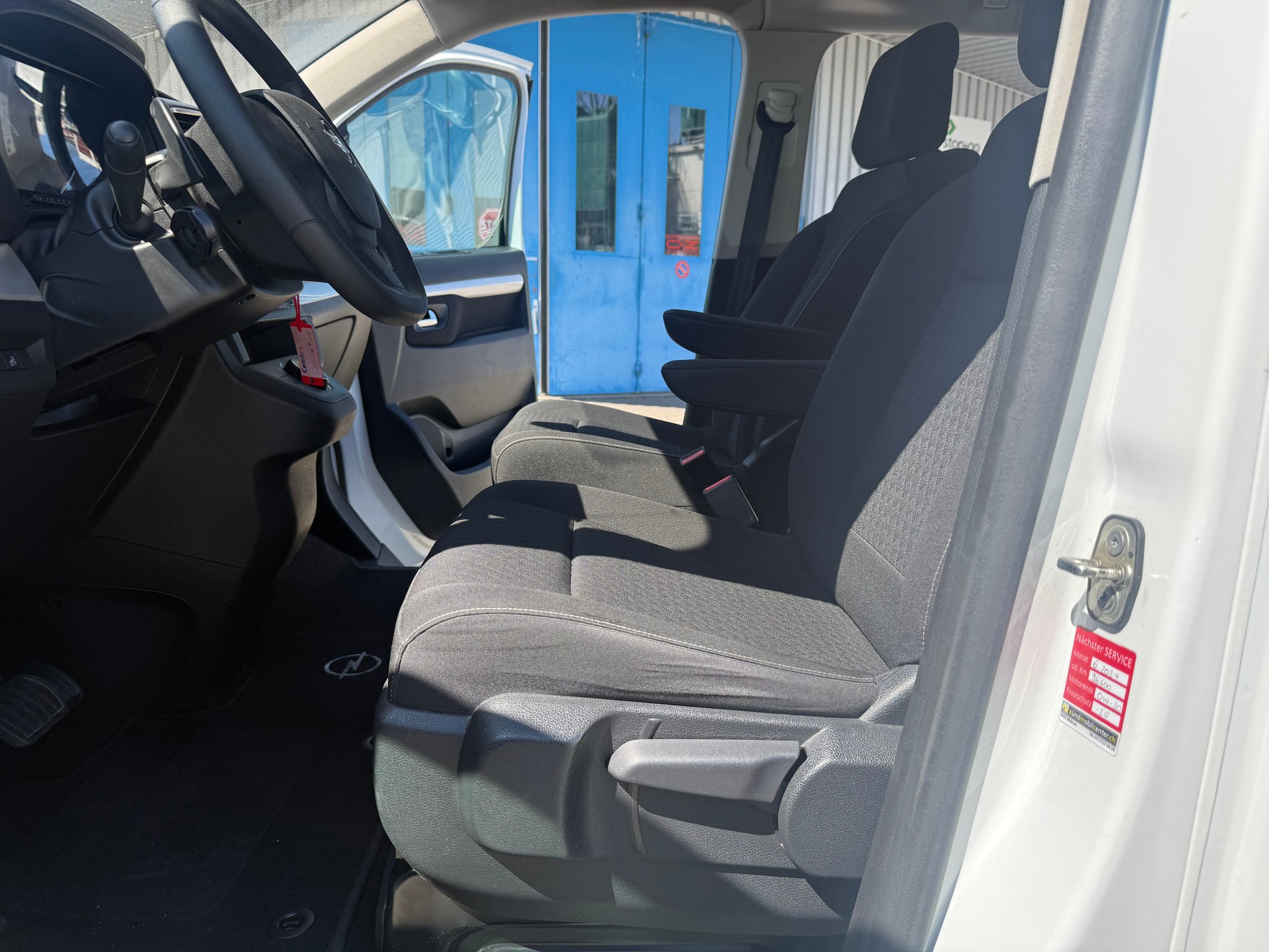 OPEL Zafira Life 2.0 CDTI Business Innovation M Automatik-image-8