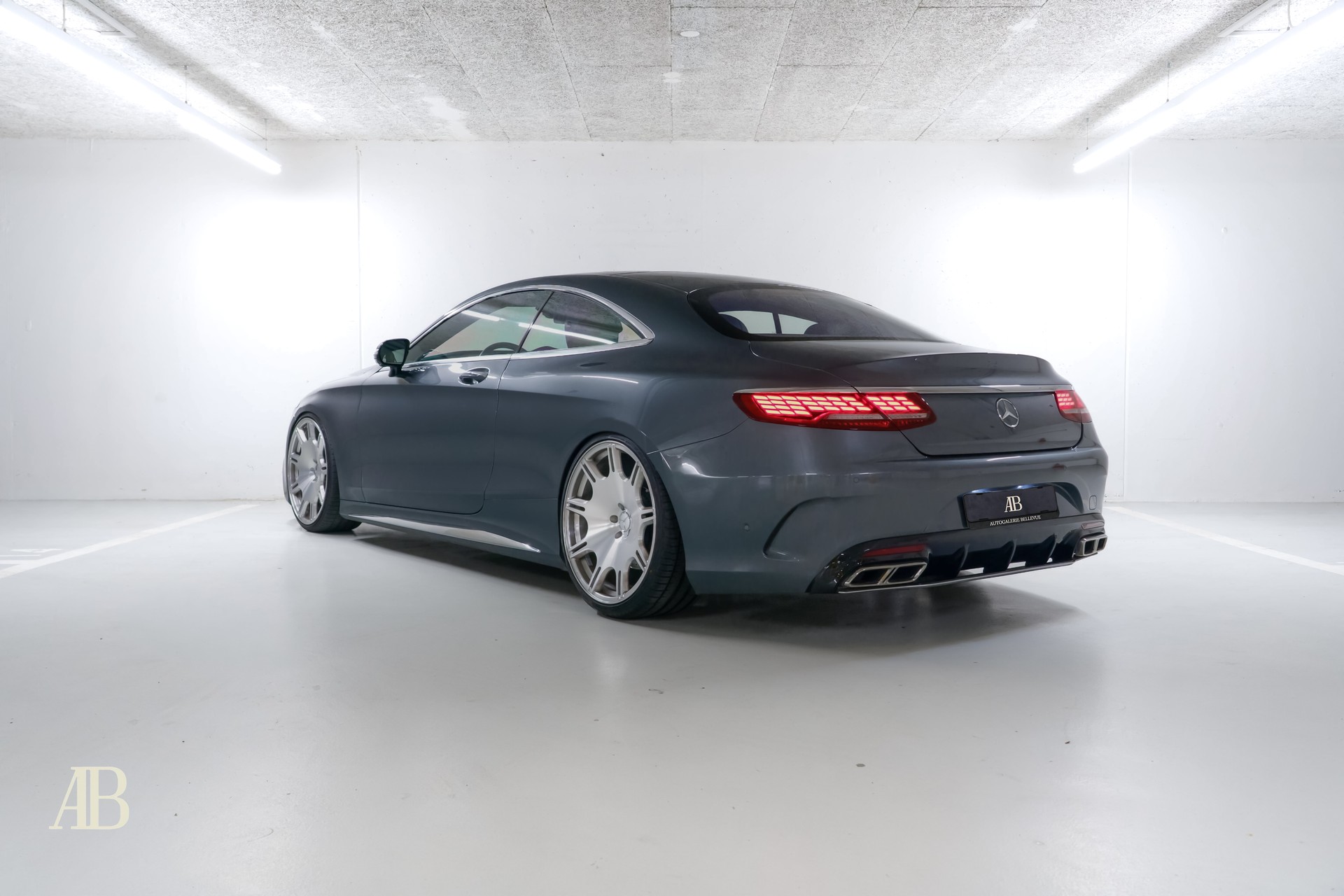 MERCEDES-BENZ S 560 V8 AMG Line Coupé-image-4