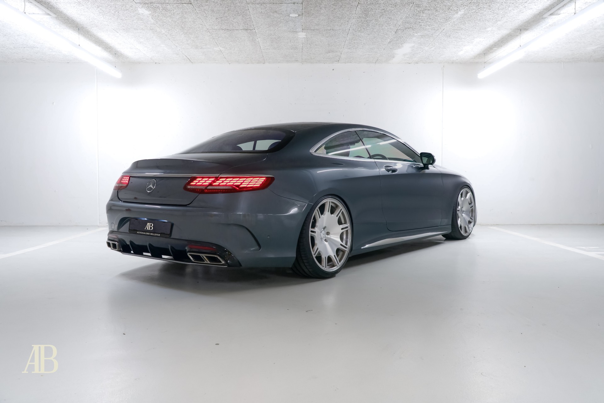 MERCEDES-BENZ S 560 V8 AMG Line Coupé-image-6