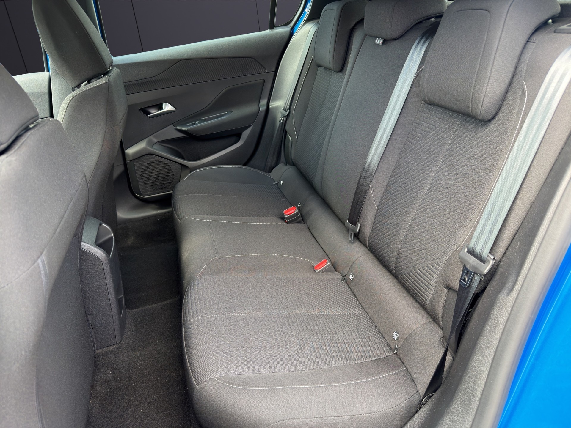 PEUGEOT 308 1.2 Active Pack EAT8-image-6