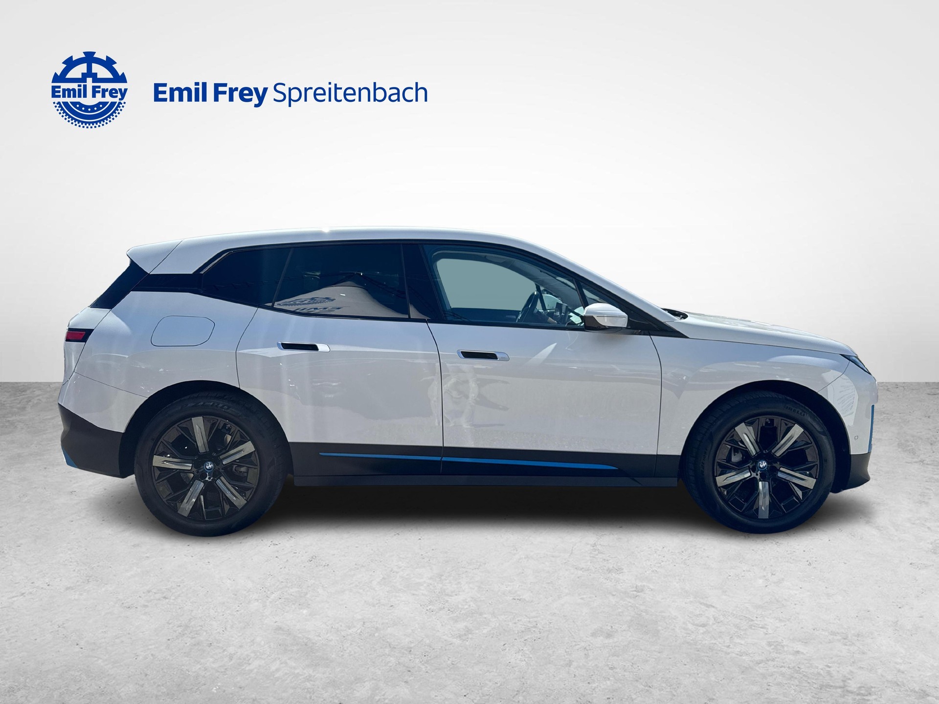 BMW iX xDrive50-image-6