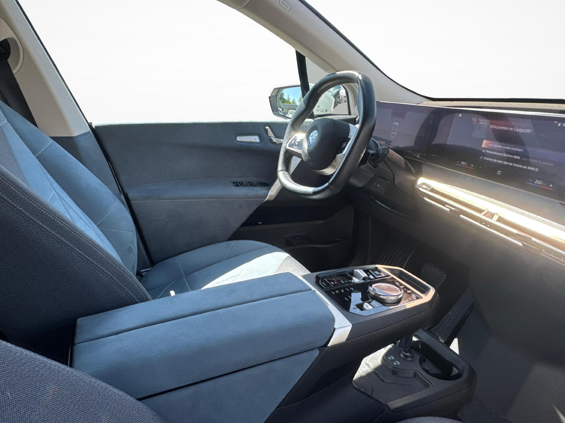 BMW iX xDrive50 / Jetzt mit attraktivem 1.99% Leasing-image-9