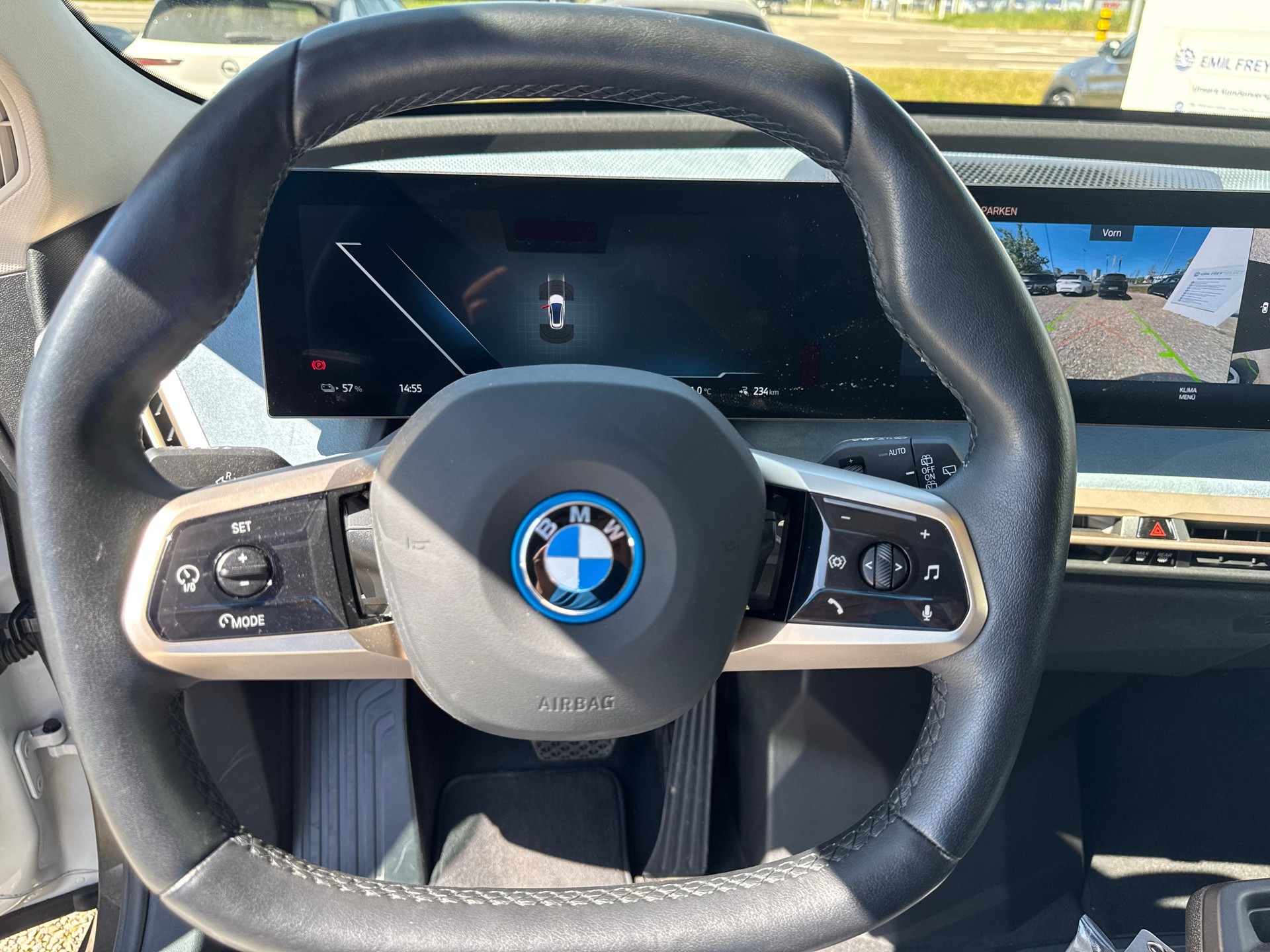 BMW iX xDrive50 / Jetzt mit attraktivem 1.99% Leasing-image-12