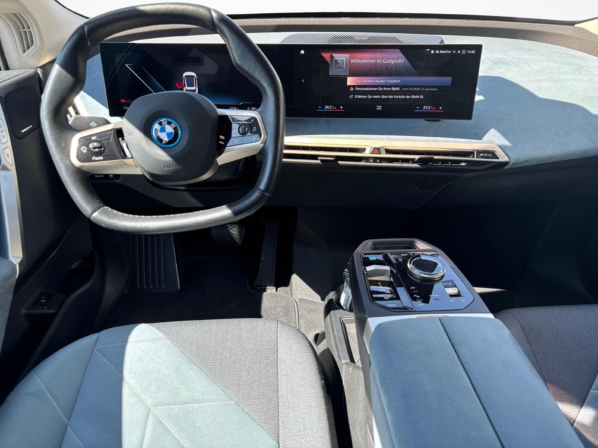 BMW iX xDrive50-image-9