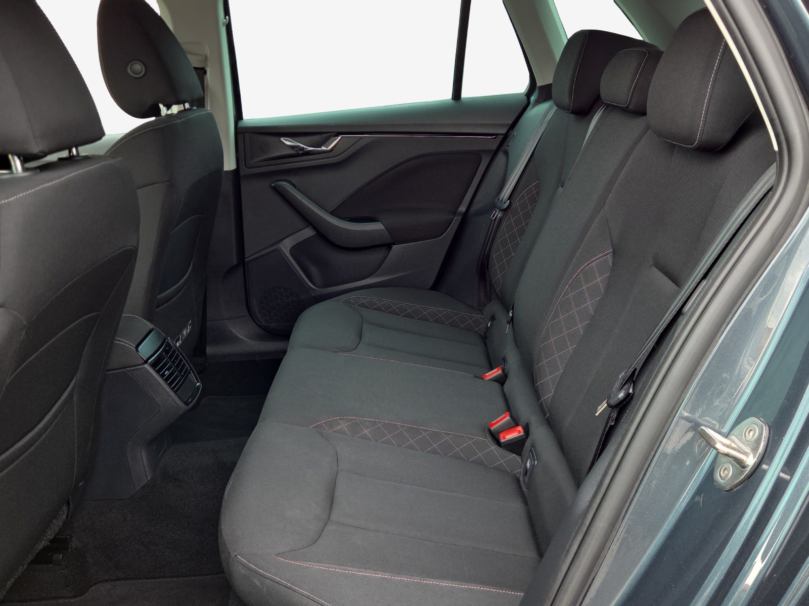 SKODA Kamiq 1.0 TSI Ambition DSG-image-11