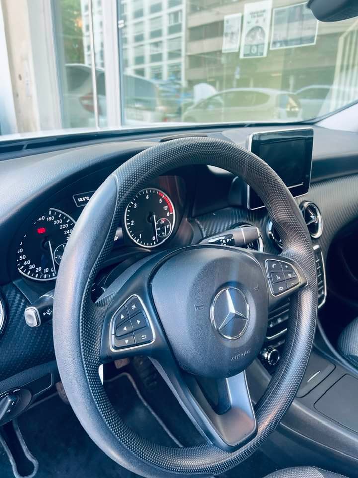 MERCEDES-BENZ GLA 200 CDI Swiss Star Edition 4Matic 7G-DCT-image-7