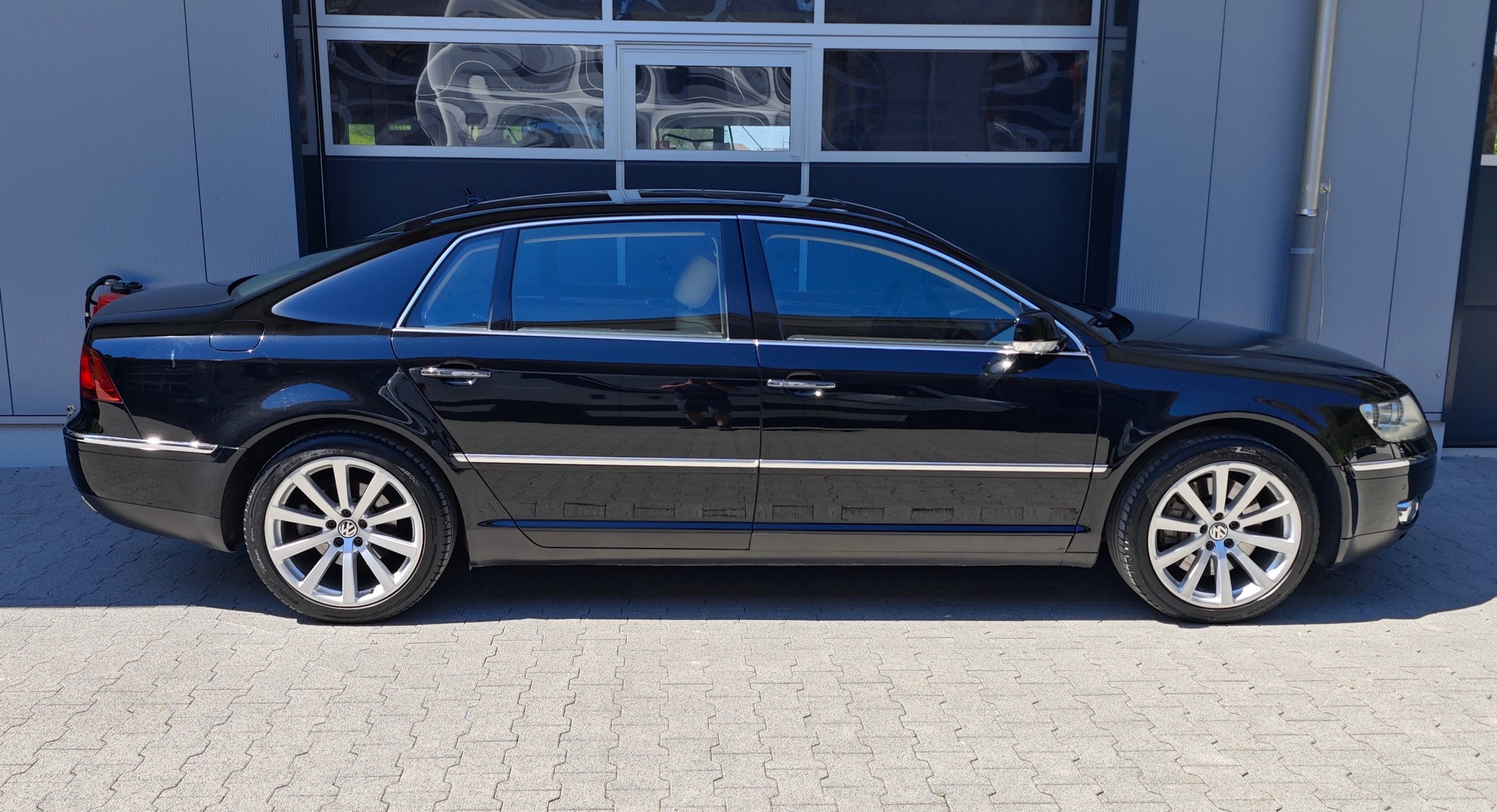 VW PHAETON-image-4