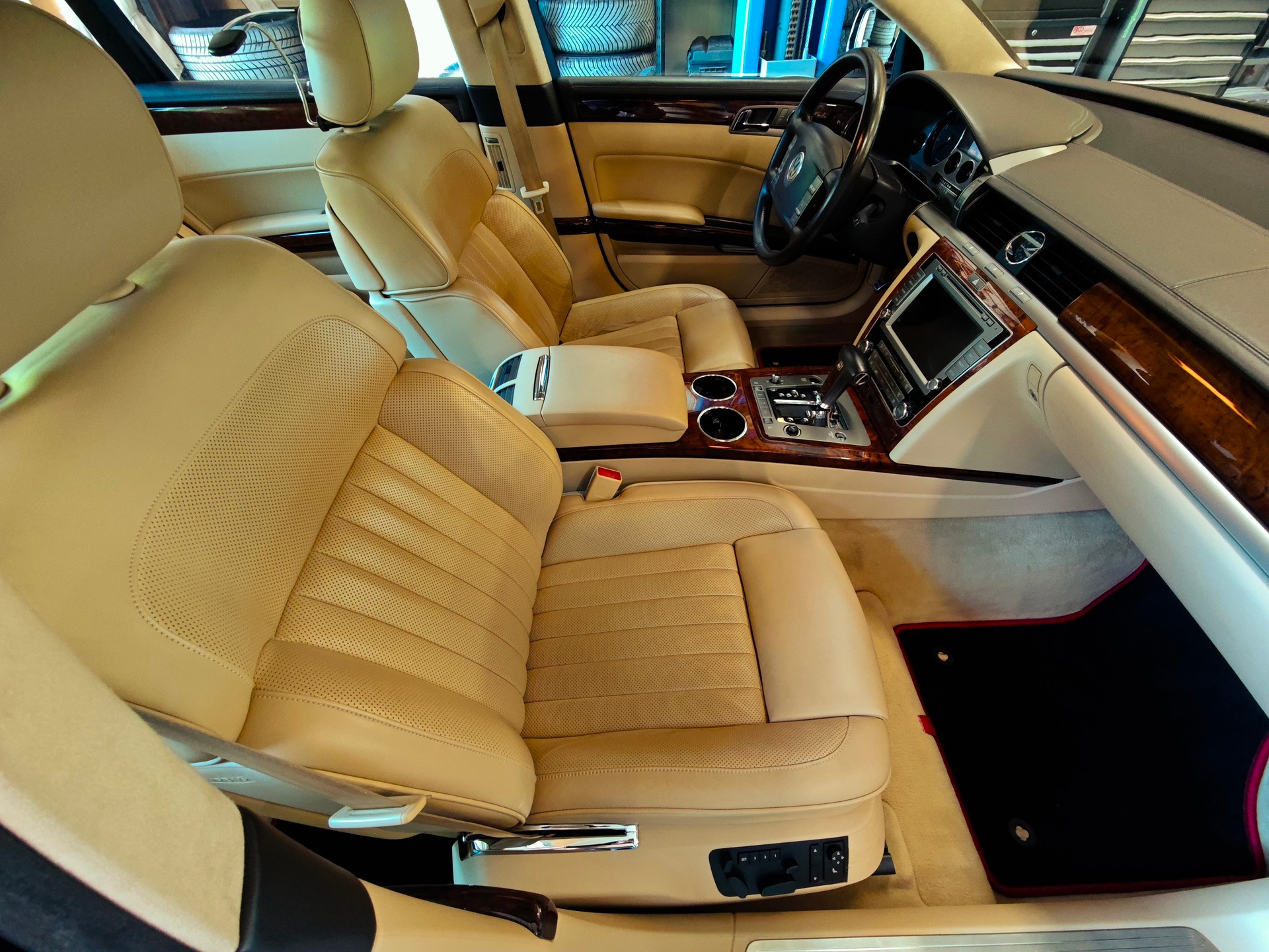 VW PHAETON-image-12