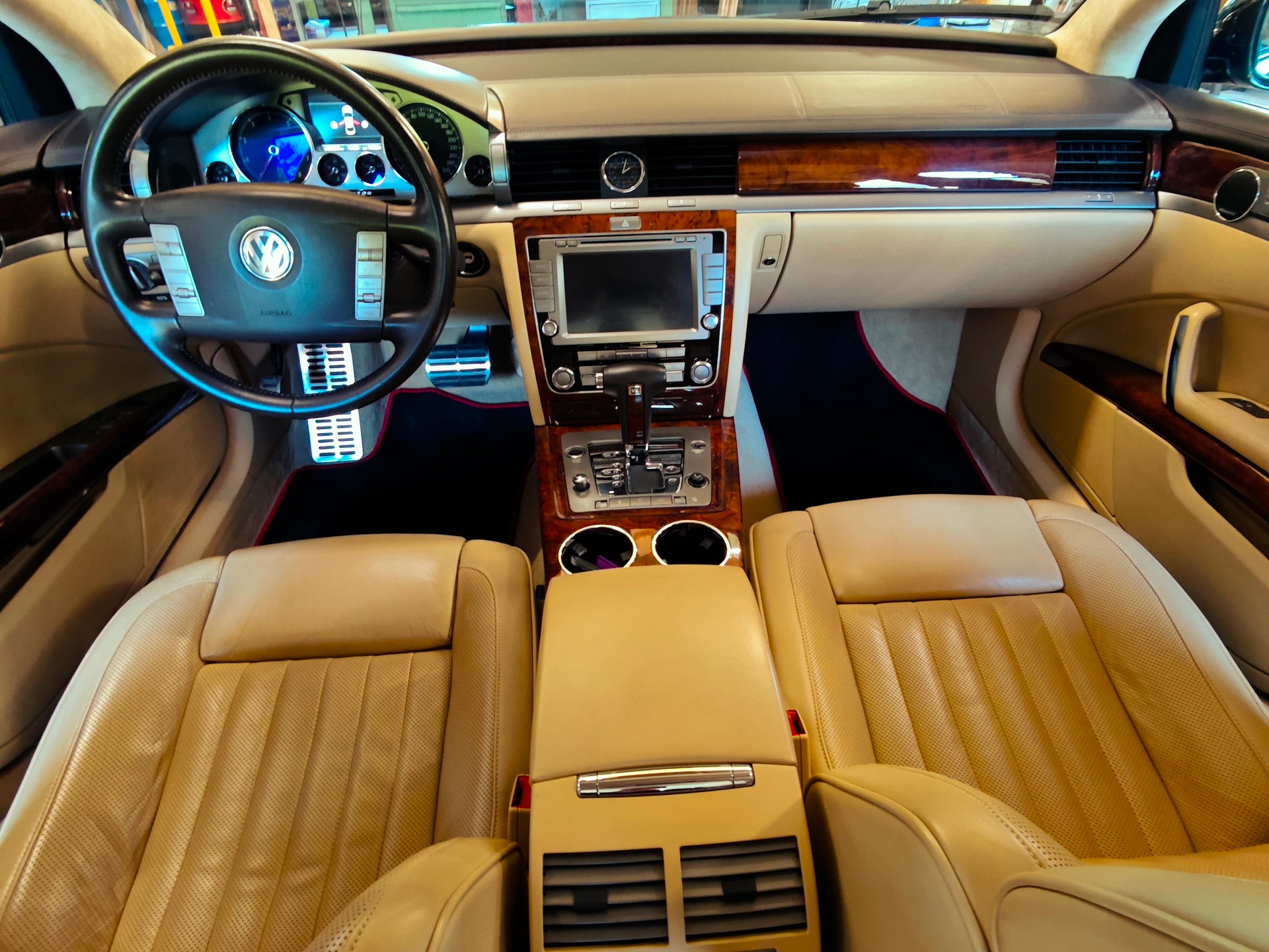 VW PHAETON-image-6