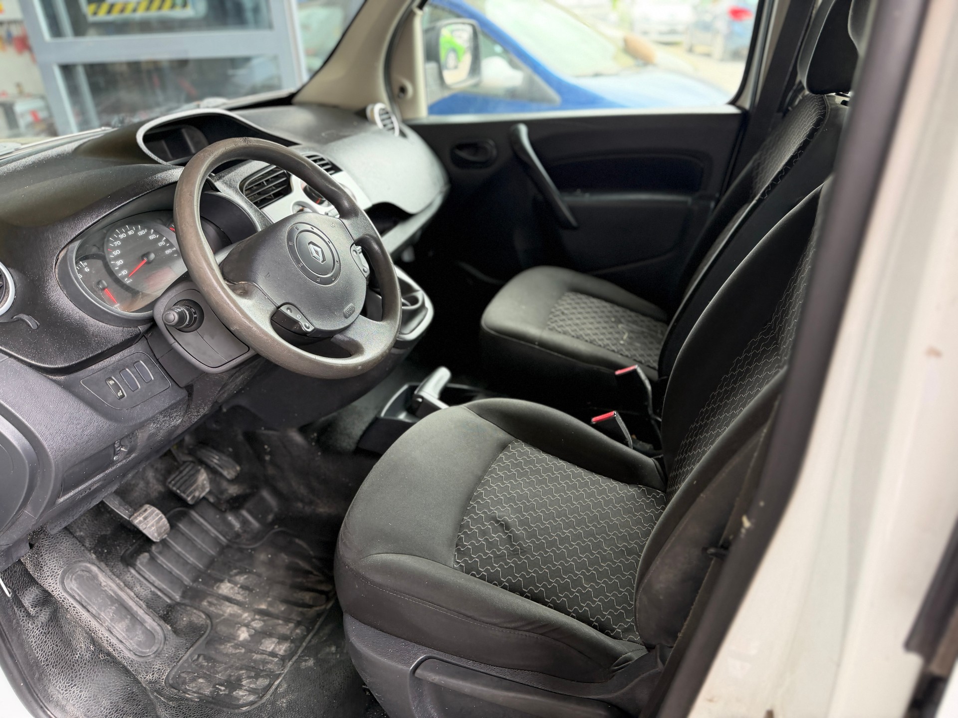 RENAULT Kangoo dCi 90 Business Klima-image-6