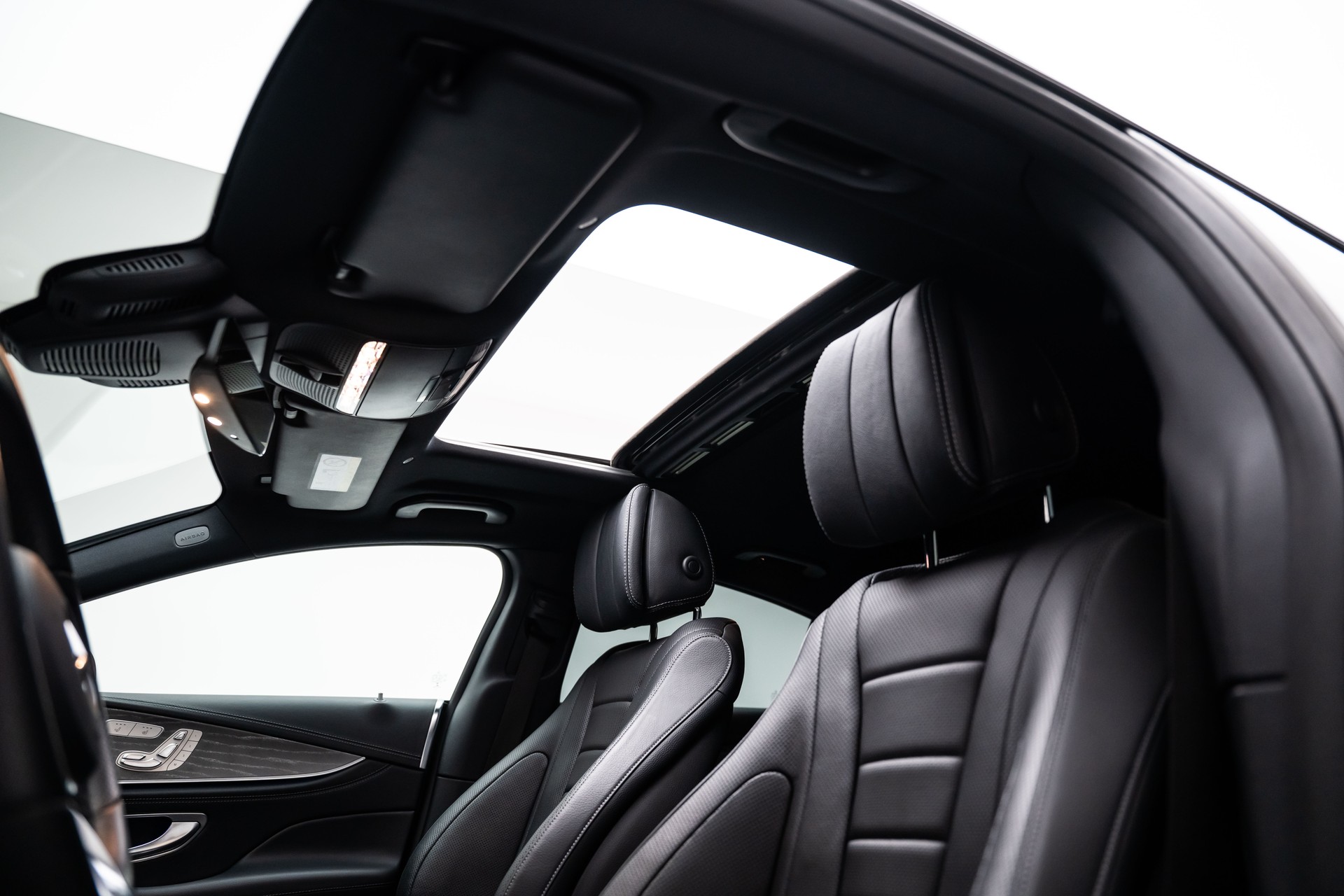 MERCEDES-BENZ CLS 350 d AMG Line 4Matic 9G-Tronic-image-11