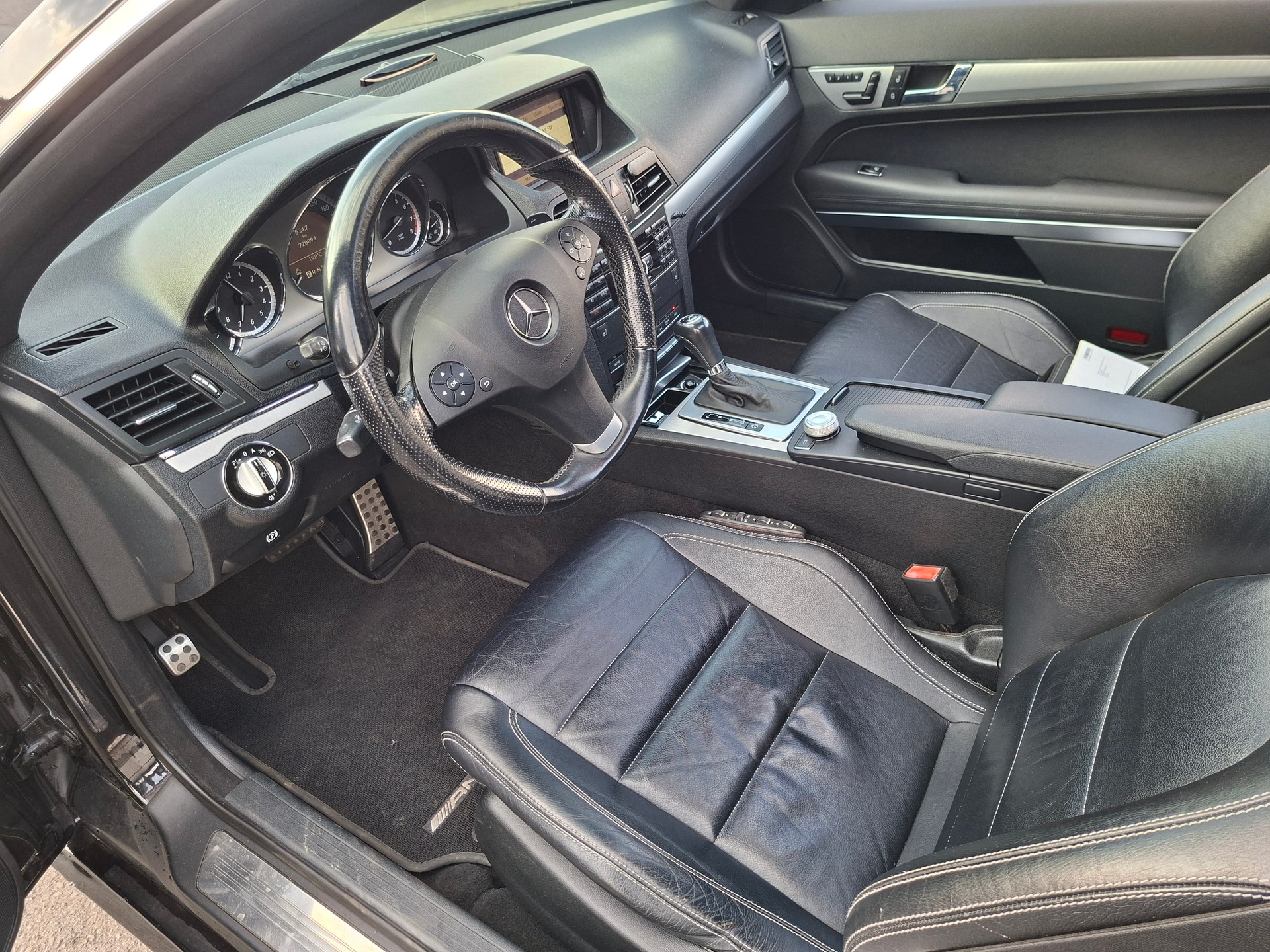 MERCEDES-BENZ E 350 CGI BlueEfficiency 7G-Tronic-image-13