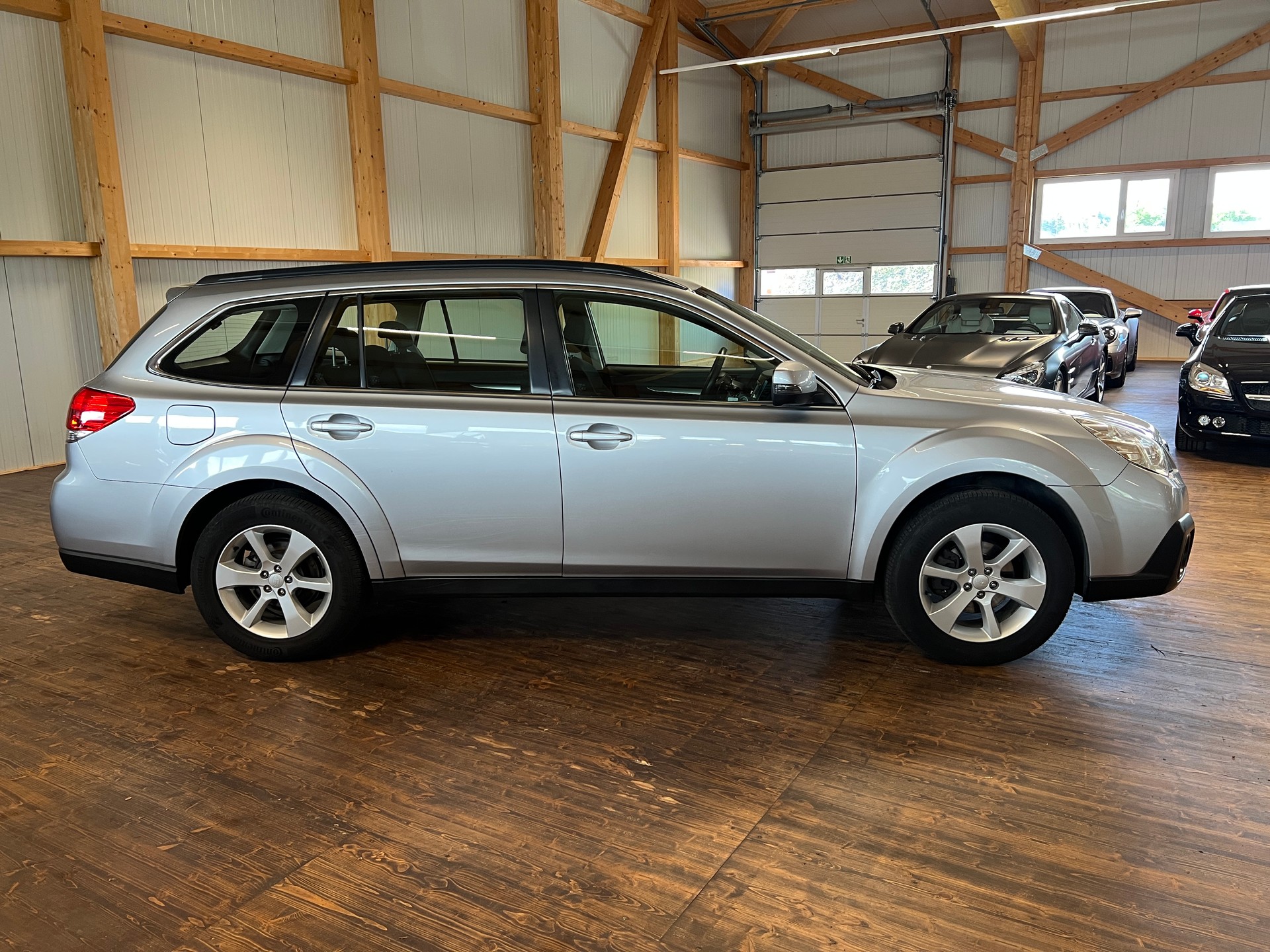SUBARU Outback 2.5i Limited AWD Lineartronic-showroom-element-3