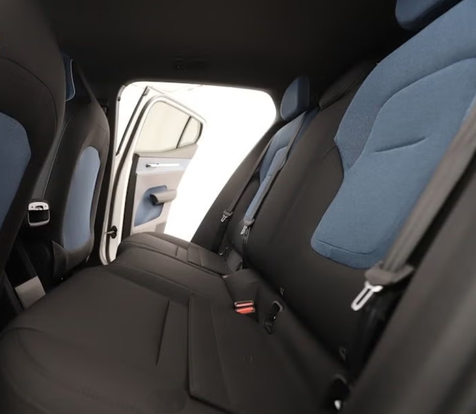 VOLVO EX30 E60 69kWh Twin Plus-image-5
