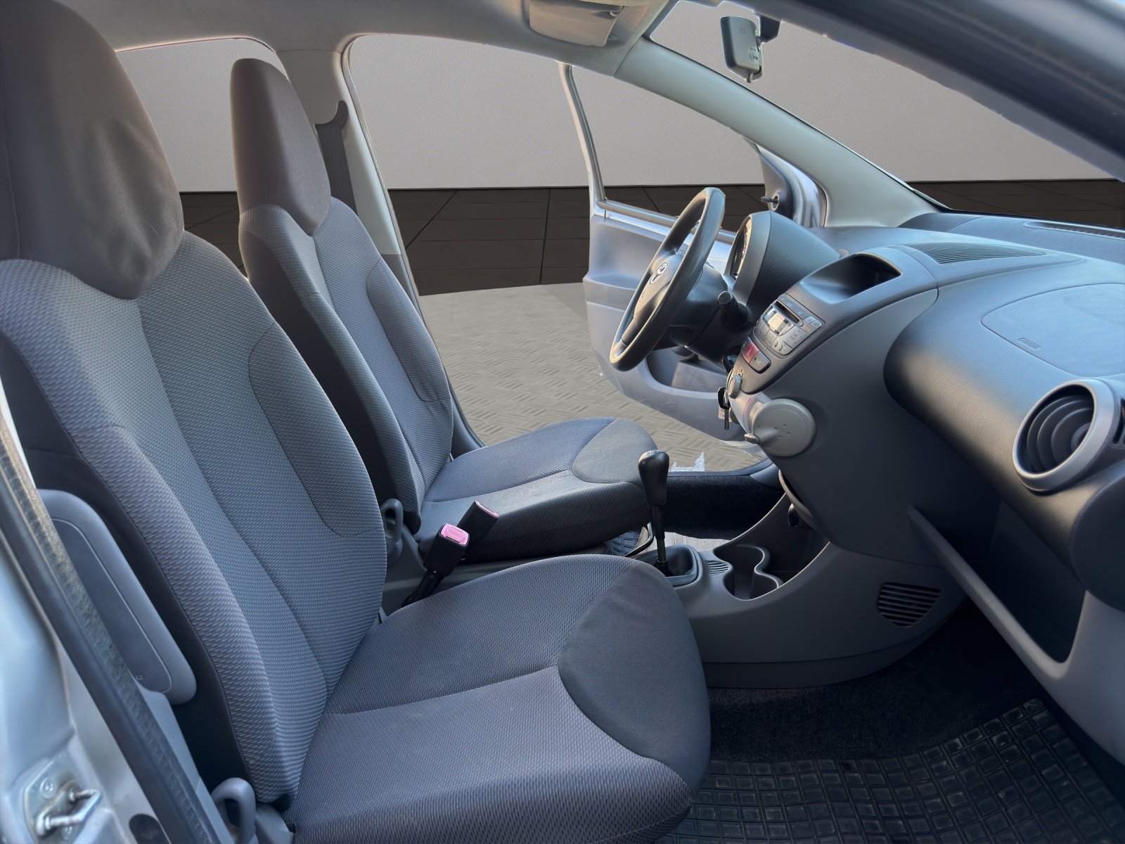 TOYOTA Aygo 1.0 Linea Terra-image-15