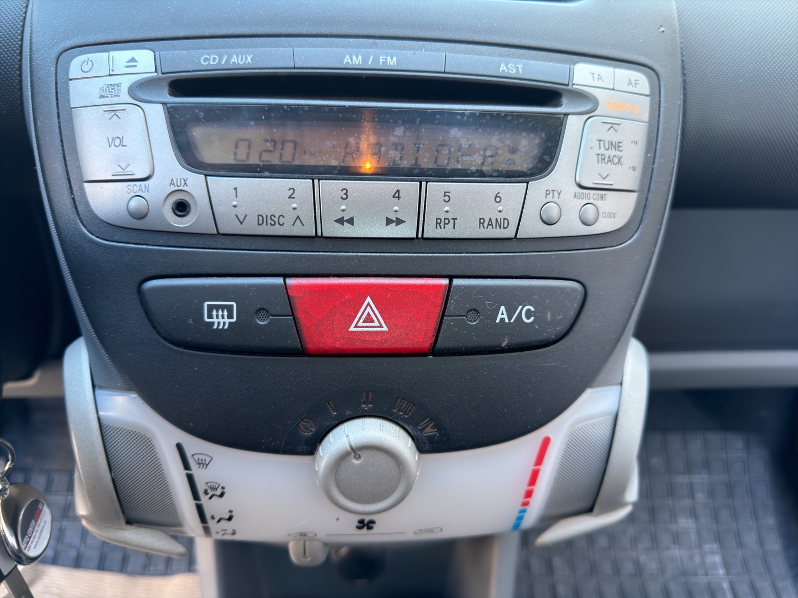 TOYOTA Aygo 1.0 Linea Terra-image-14