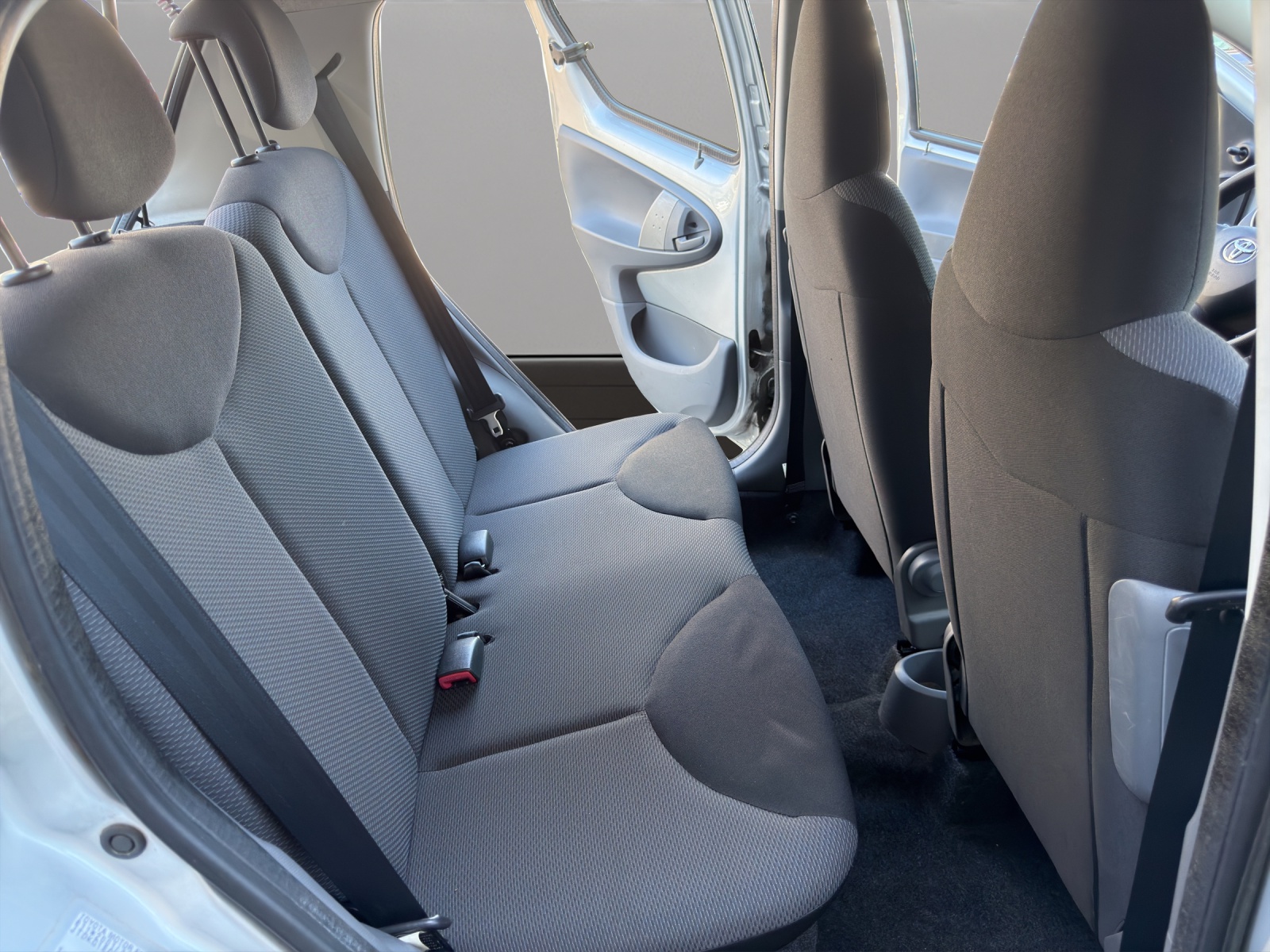 TOYOTA Aygo 1.0 Linea Terra-image-16