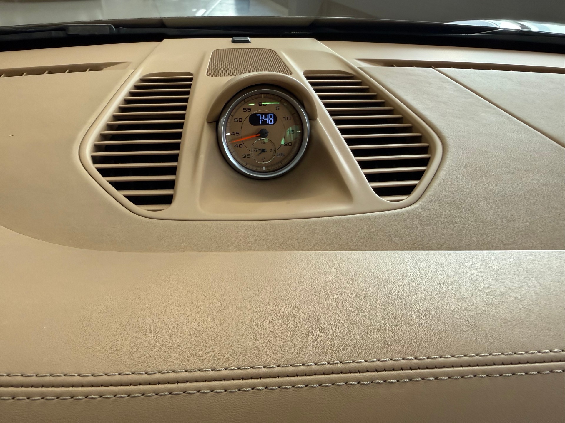 PORSCHE 911 Turbo S Cabrio PDK-image-17
