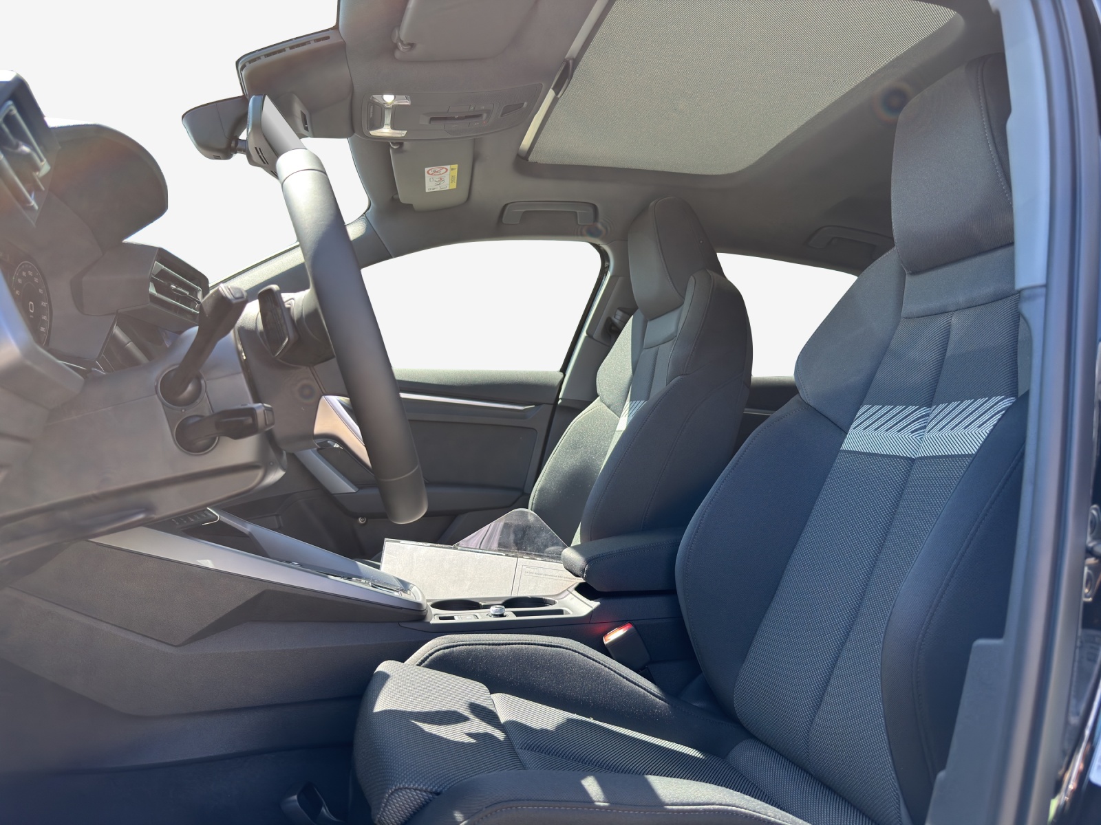 AUDI A3 Sportback TFSI 110 kW S line Attraction S tronic-image-9