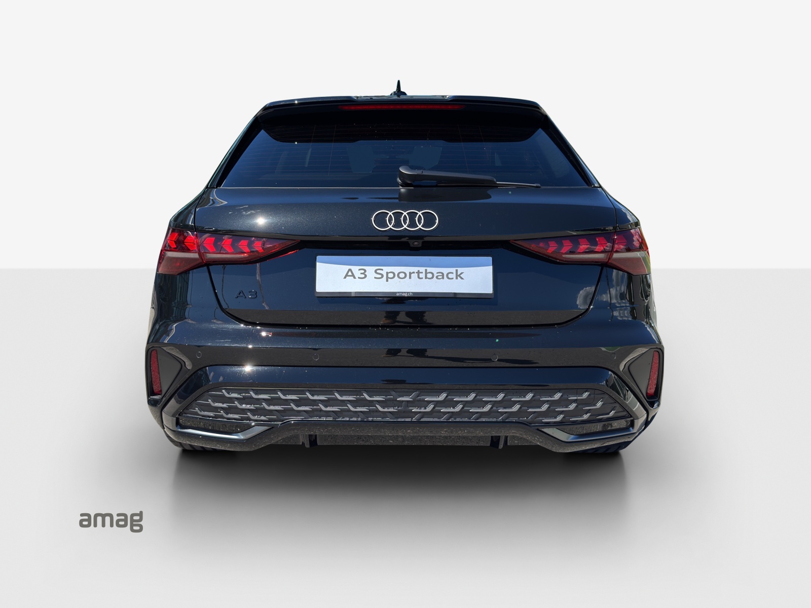 AUDI A3 Sportback TFSI 110 kW S line Attraction S tronic-image-3