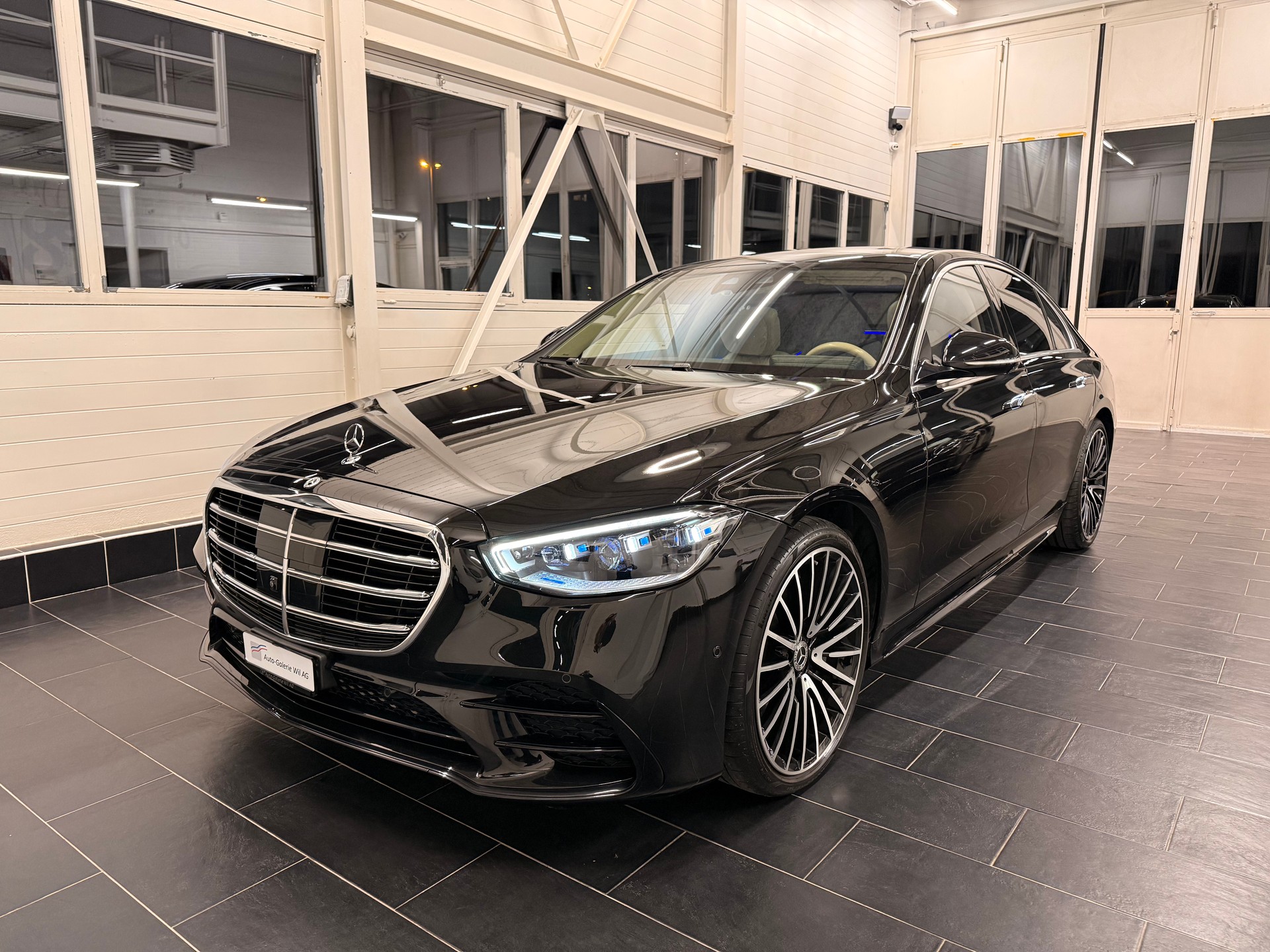 MERCEDES-BENZ S 580 4Matic AMG Line 9G-Tronic-showroom-element-1