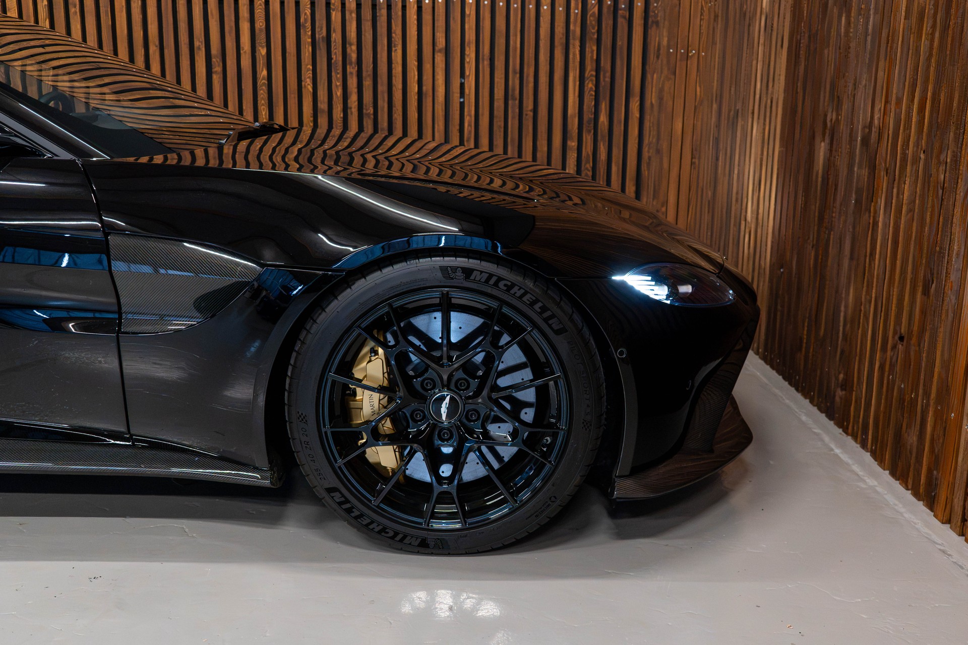 ASTON MARTIN V8 Vantage Coupé 4.0 V8 Bi-Turbo AMR-image-8