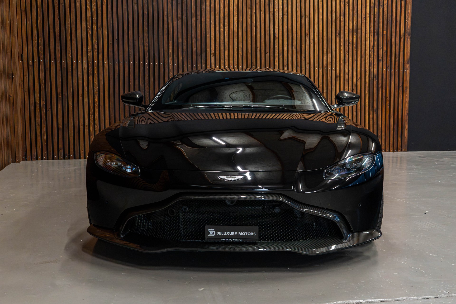 ASTON MARTIN V8 Vantage Coupé 4.0 V8 Bi-Turbo AMR-image-4