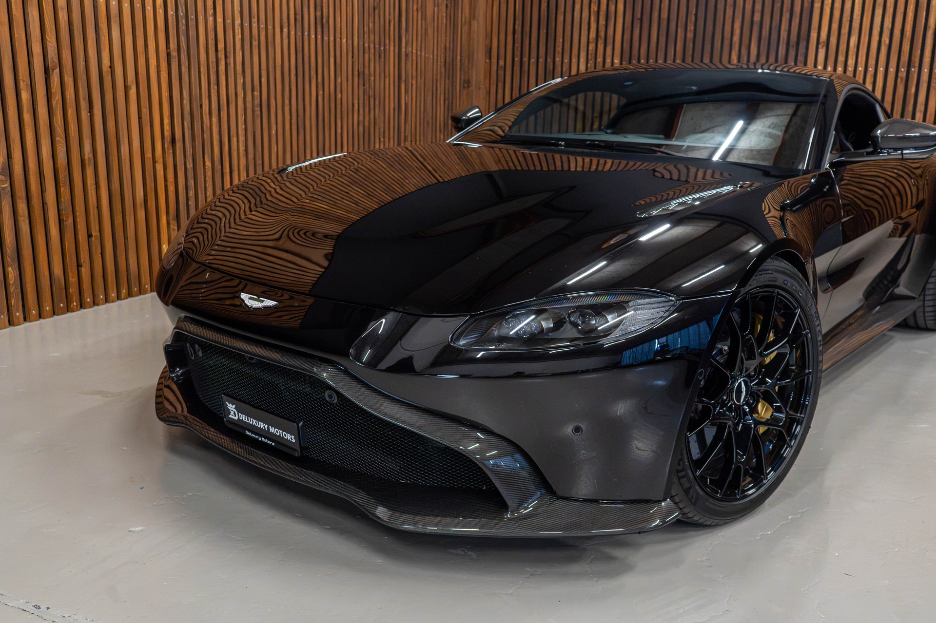 ASTON MARTIN V8 Vantage Coupé 4.0 V8 Bi-Turbo AMR-image-6