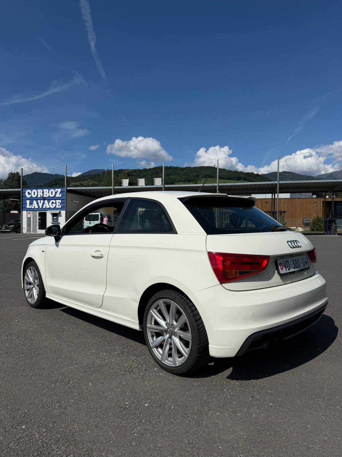 AUDI A1 Sport 1.4 TFSI Ambition S-tronic-image-6