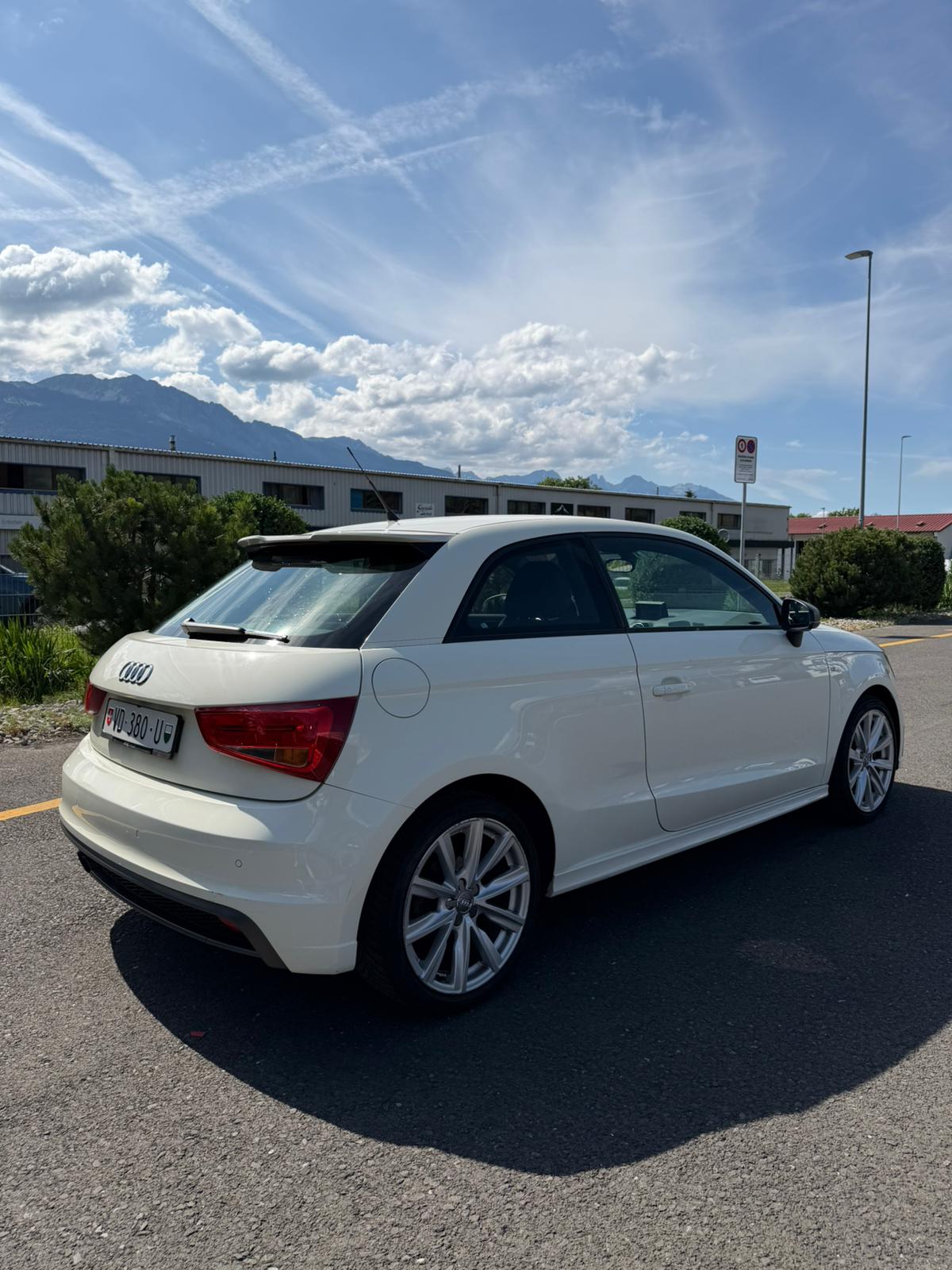 AUDI A1 Sport 1.4 TFSI Ambition S-tronic-image-4