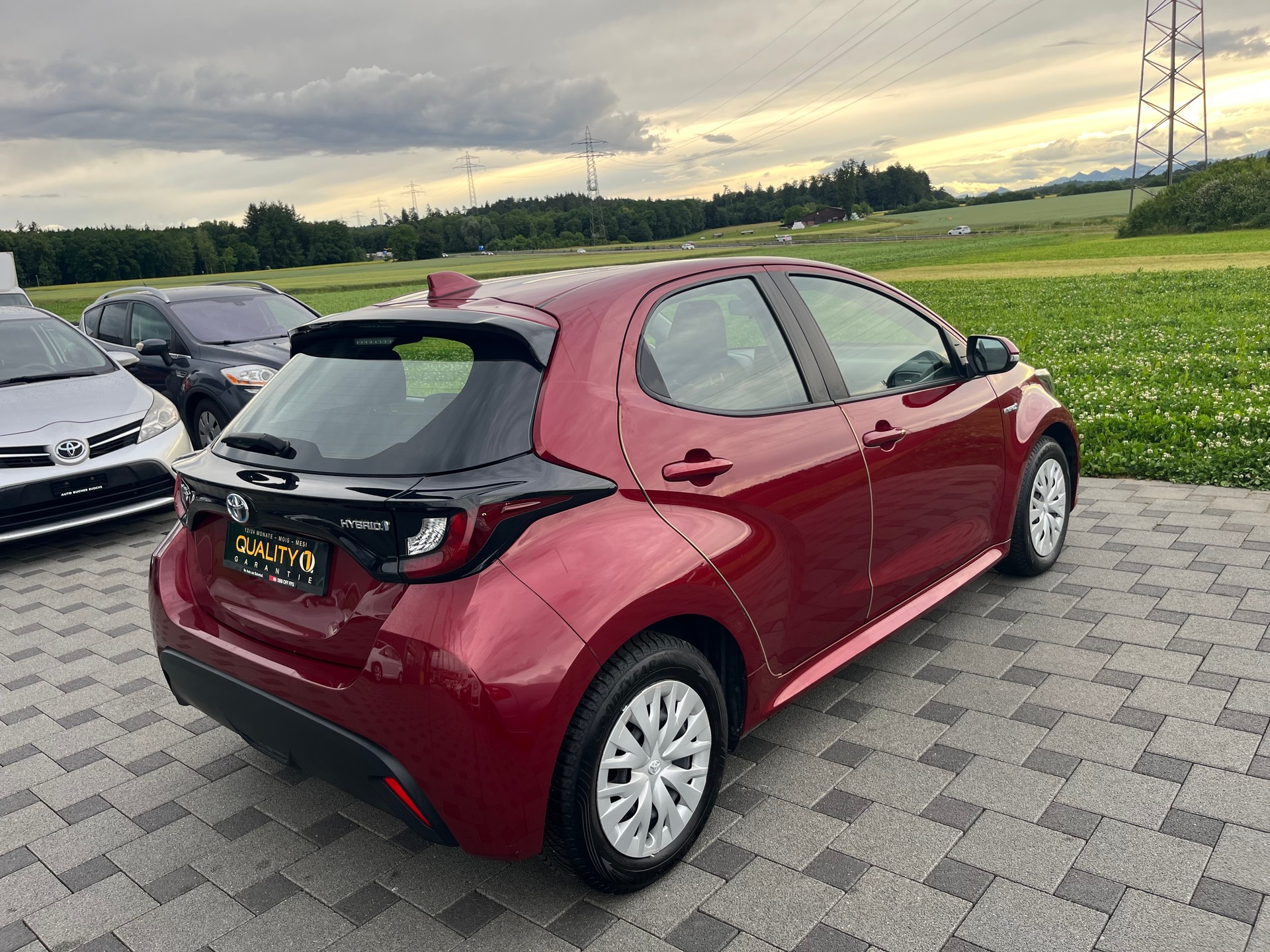 TOYOTA Yaris 1.5 Comfort e-CVT-image-5
