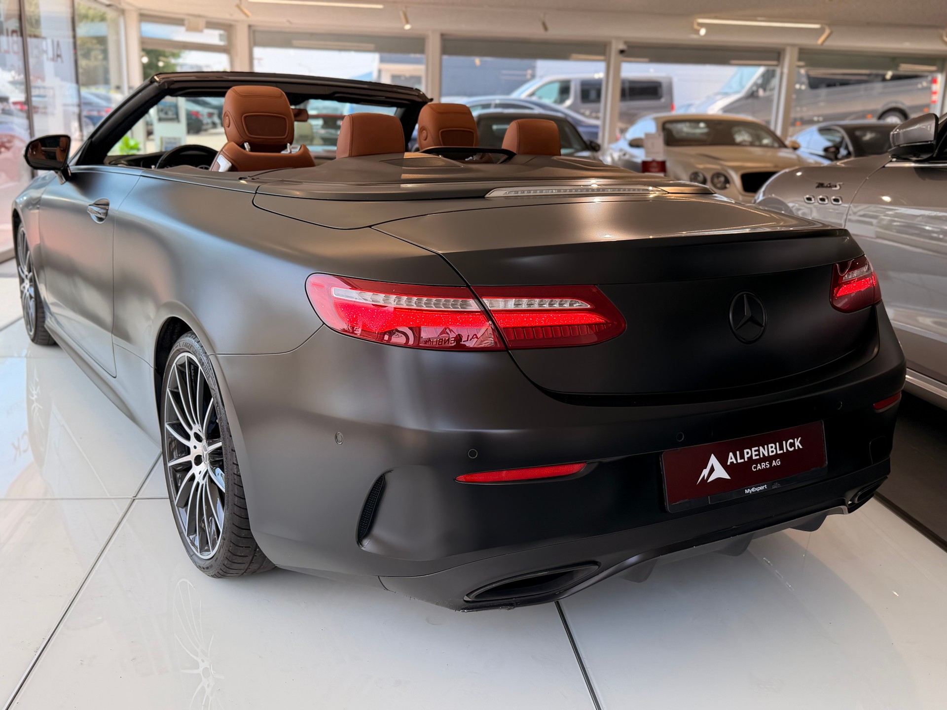MERCEDES-BENZ E 400 Cabriolet Avantgarde 4 Matic 9G-Tronic-image-7